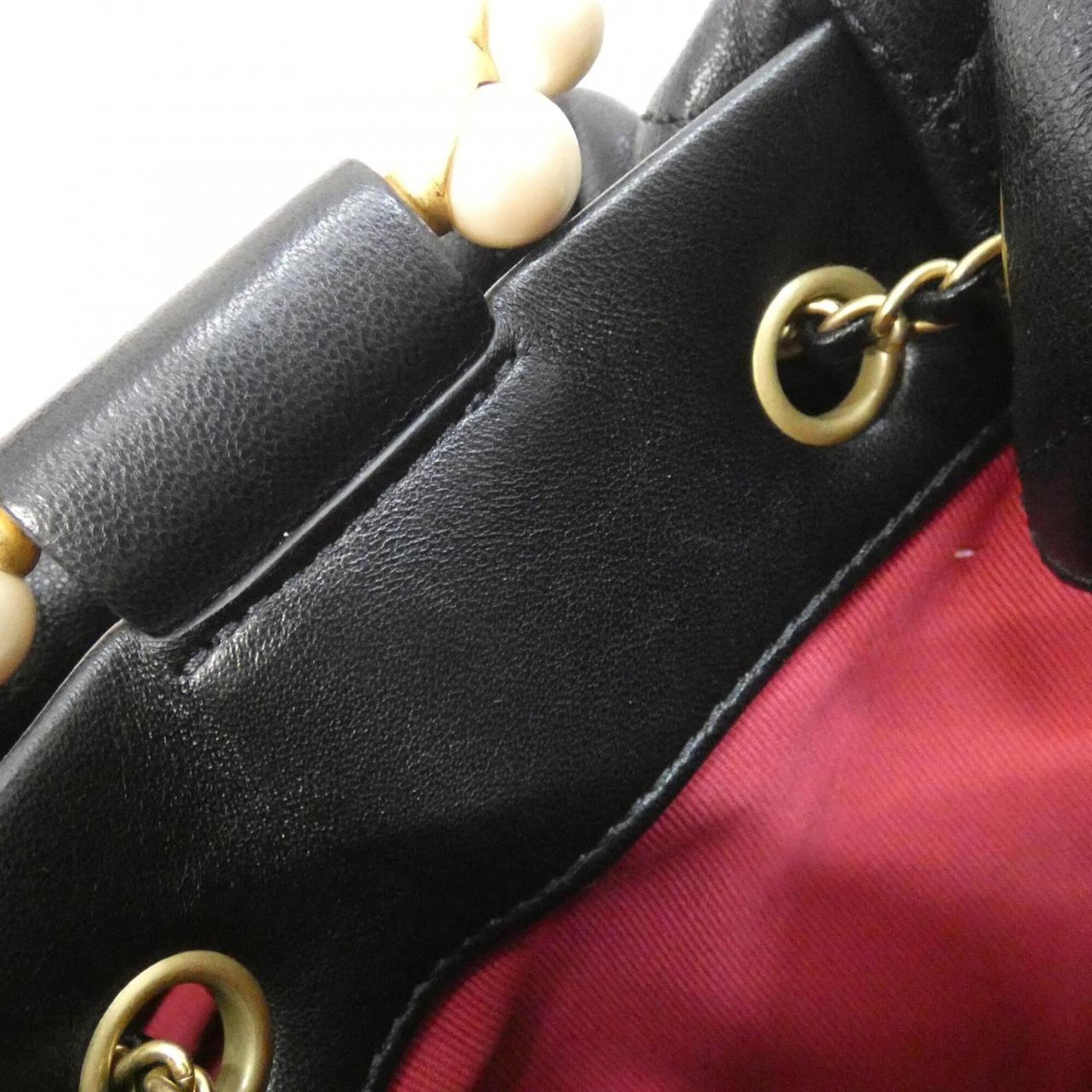 Chanel Black Leather Shoulder Bag (Pre-Owned)
