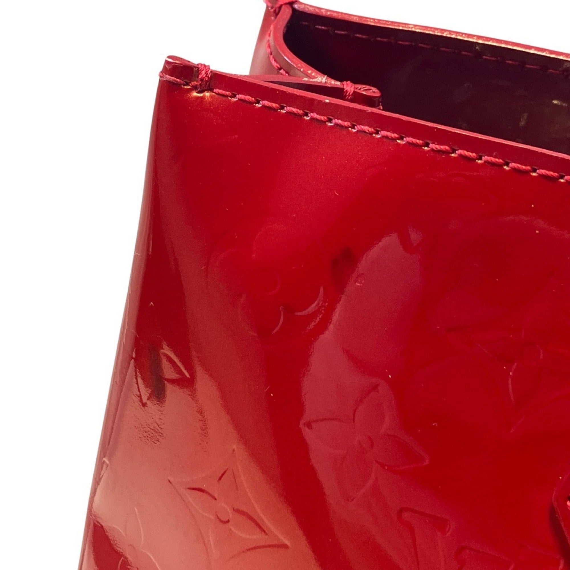 Louis Vuitton Pomme D'amour Red Color Vernis Leather Handbag (Pre-Owned)