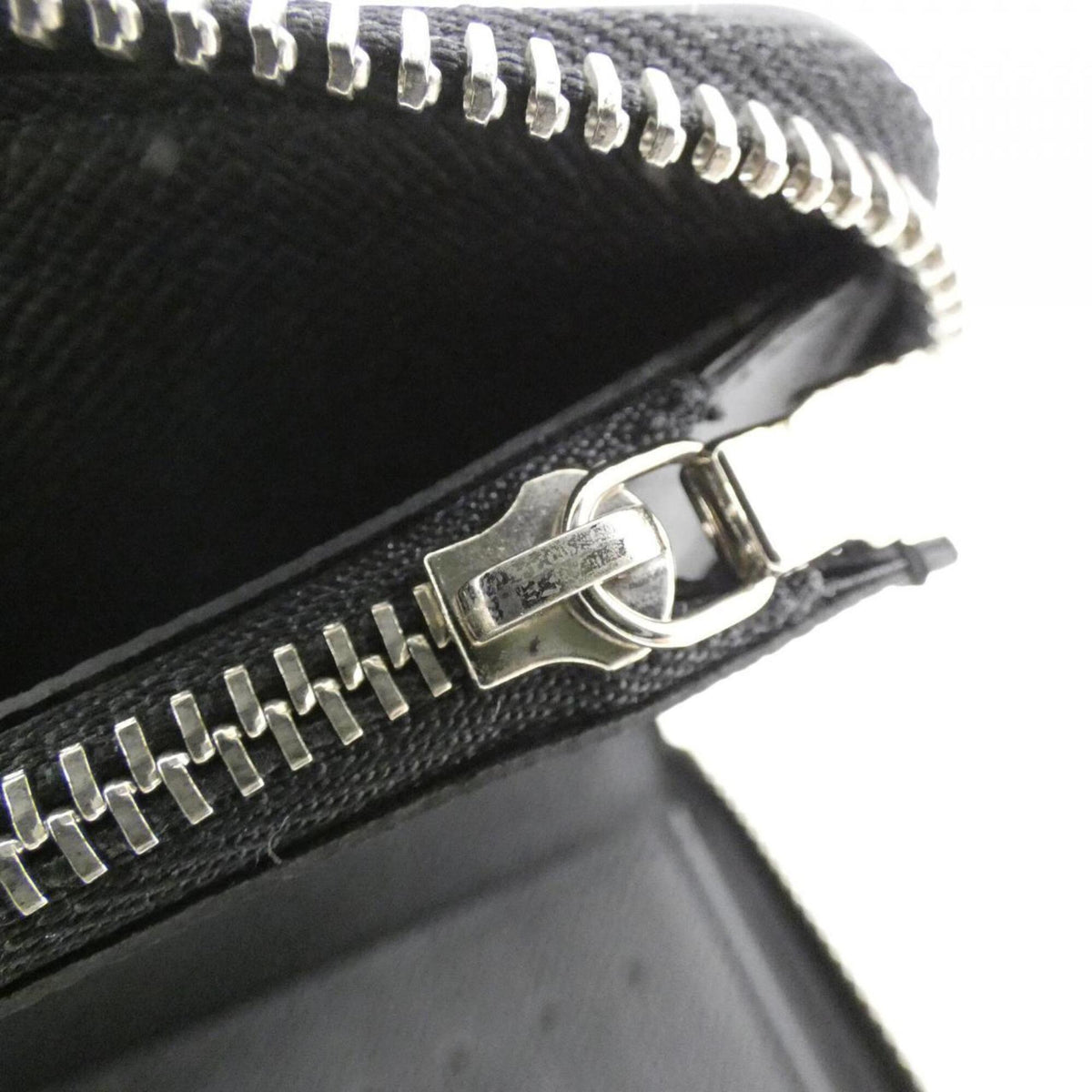 Louis Vuitton Black Leather Long Wallet (Bi-Fold) (Pre-Owned)