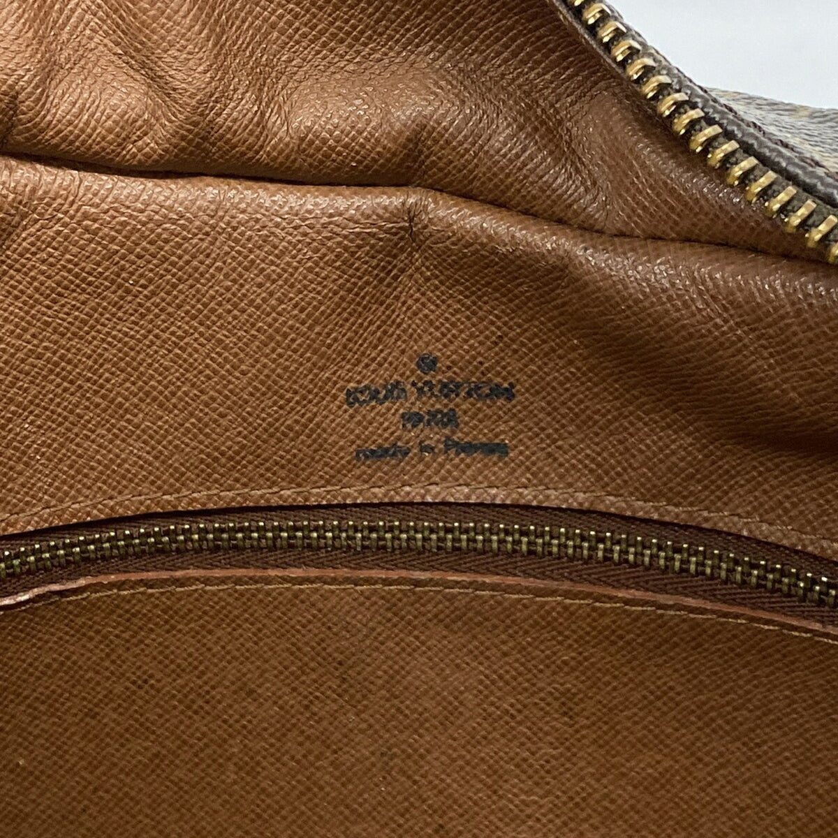Louis Vuitton Brown Shoulder Bag (Pre-Owned)