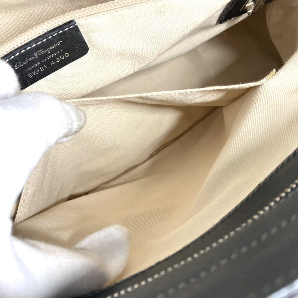Salvatore Ferragamo Black Leather Shoulder Bag Tote Bag (Pre-Owned)