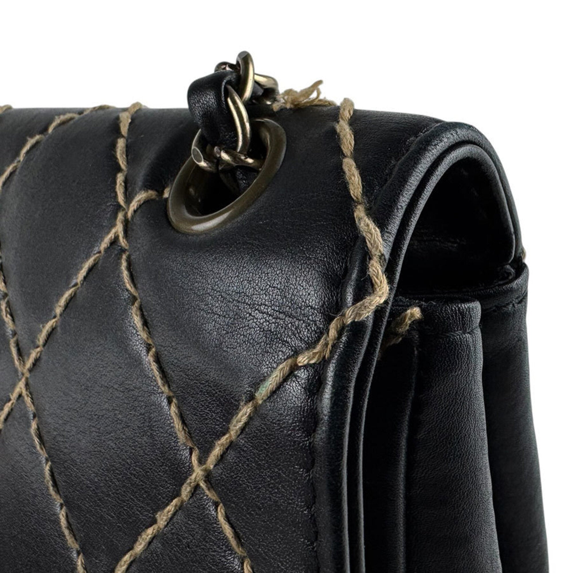 Chanel Beige Black Leather Shoulder Bag (Pre-Owned)