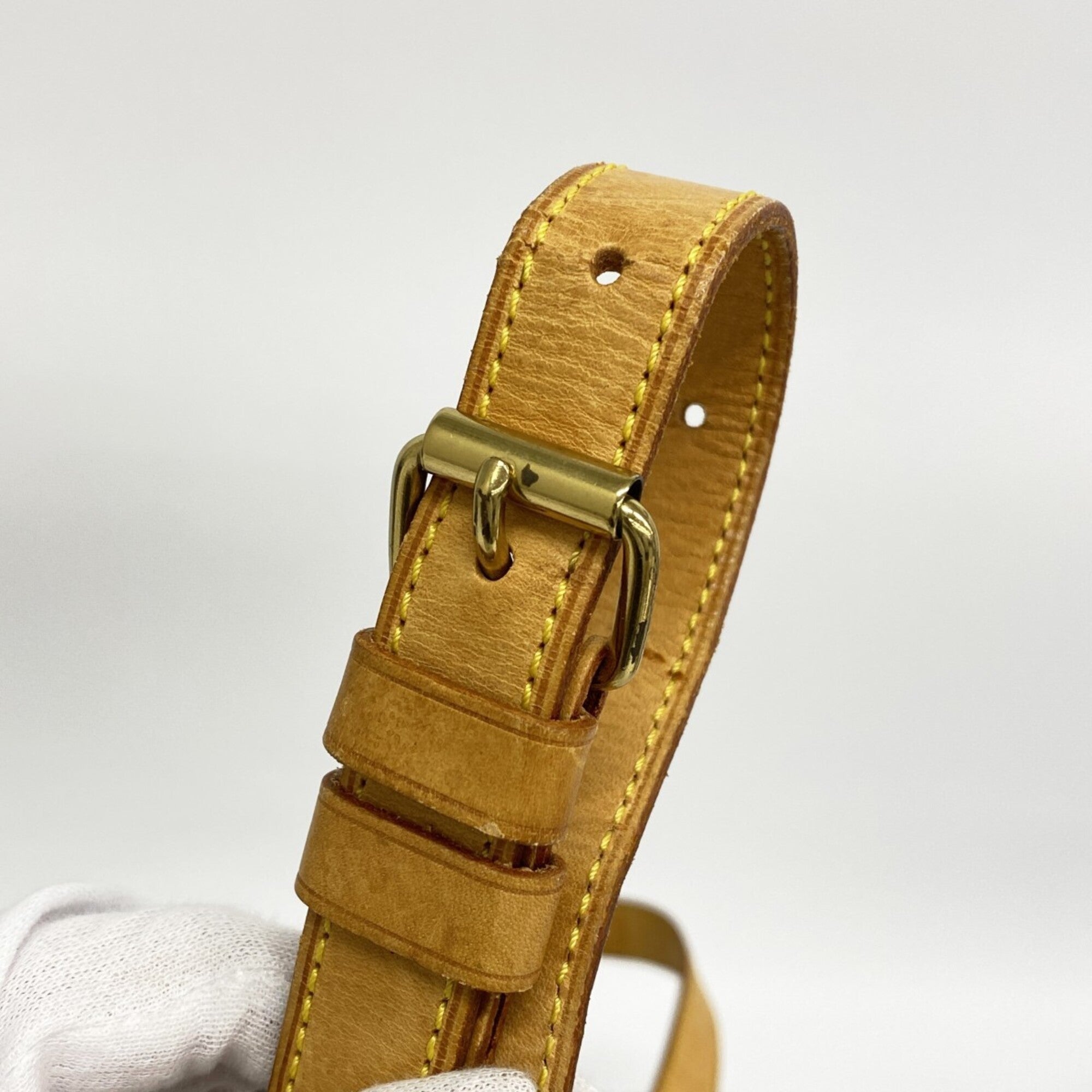 Louis Vuitton Brown Shoulder Bag (Pre-Owned)