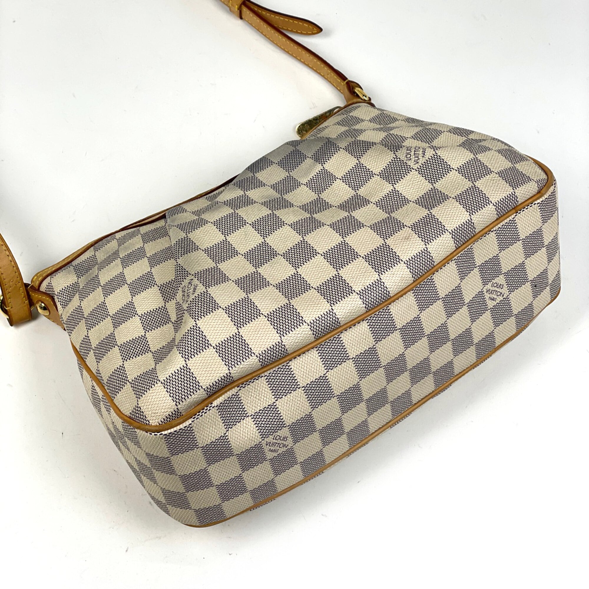 Louis Vuitton White Damier Azur Shoulder Bag (Pre-Owned)