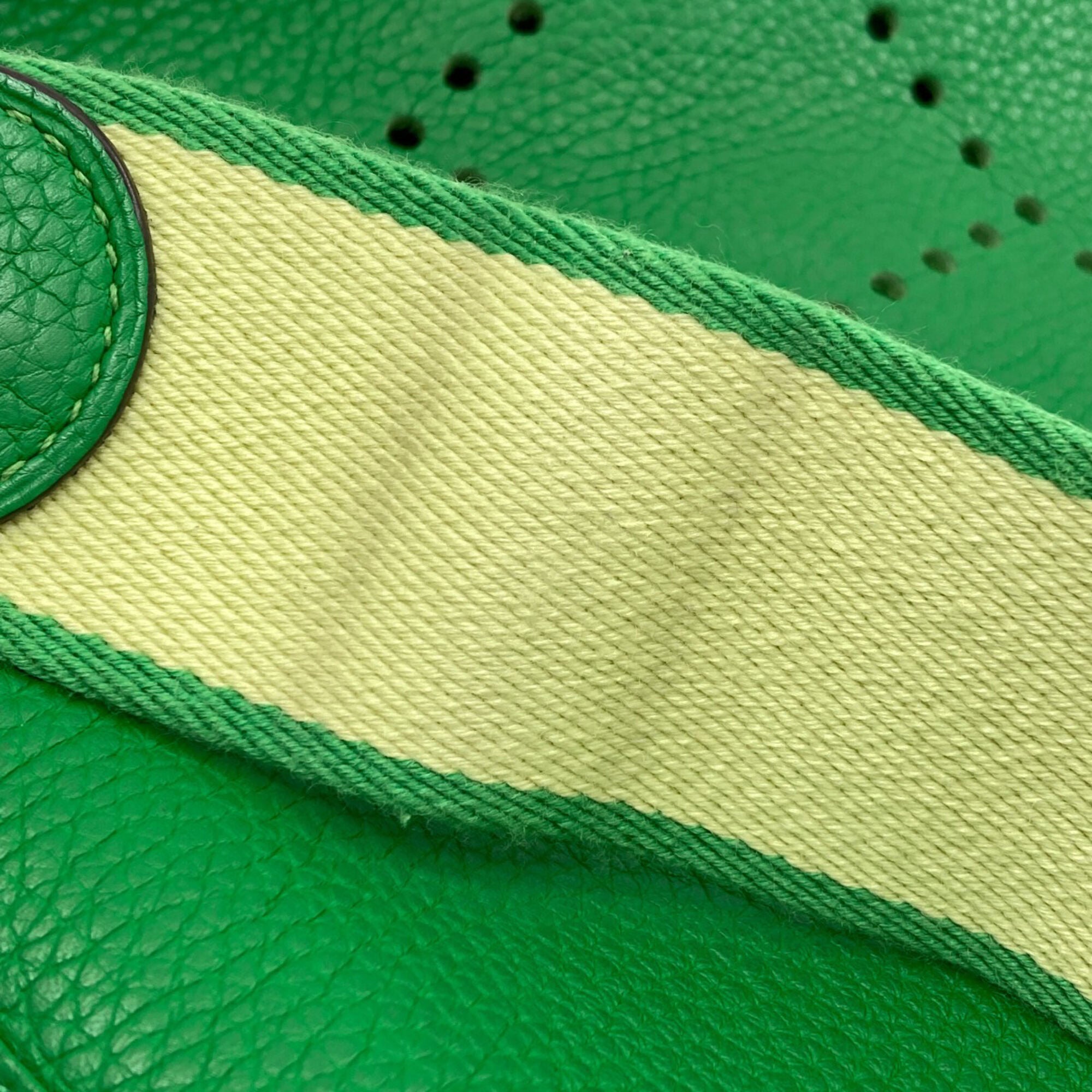 Hermes Green Shoulder Bag (Pre-Owned)