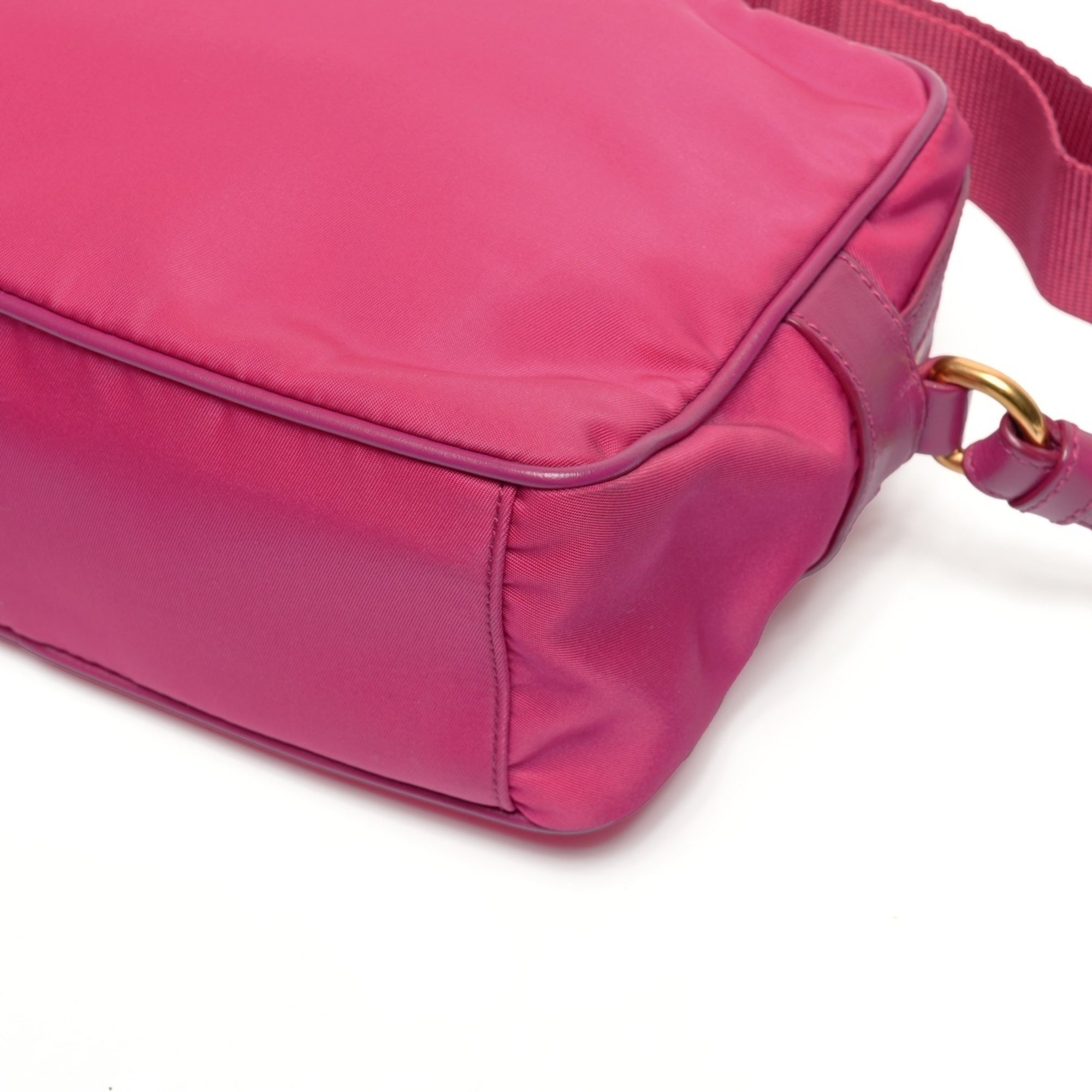 Prada Pink Shoulder Bag (Pre-Owned)