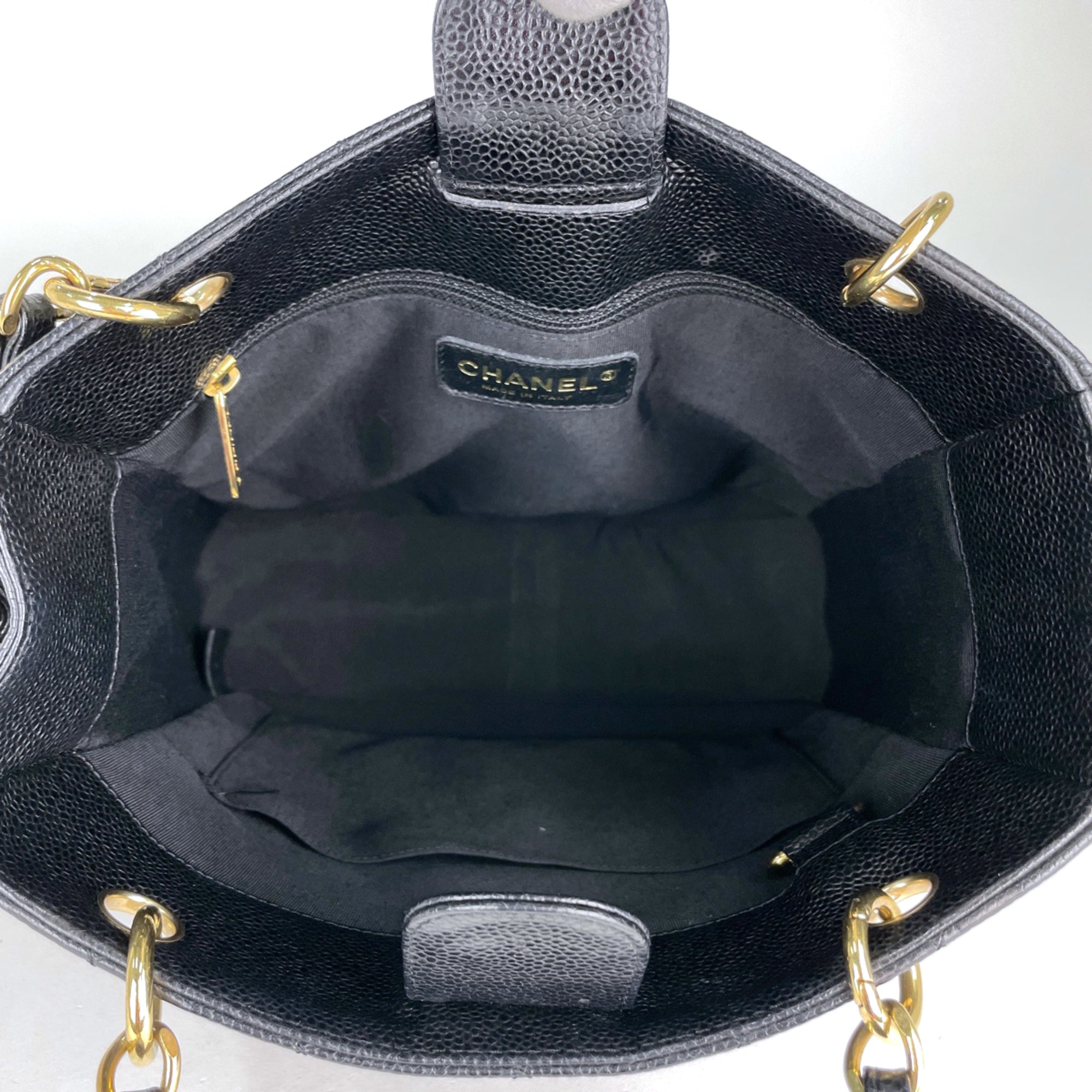 Chanel Matelasse Black Grained Calfskin Tote Bag (Pre-Owned)