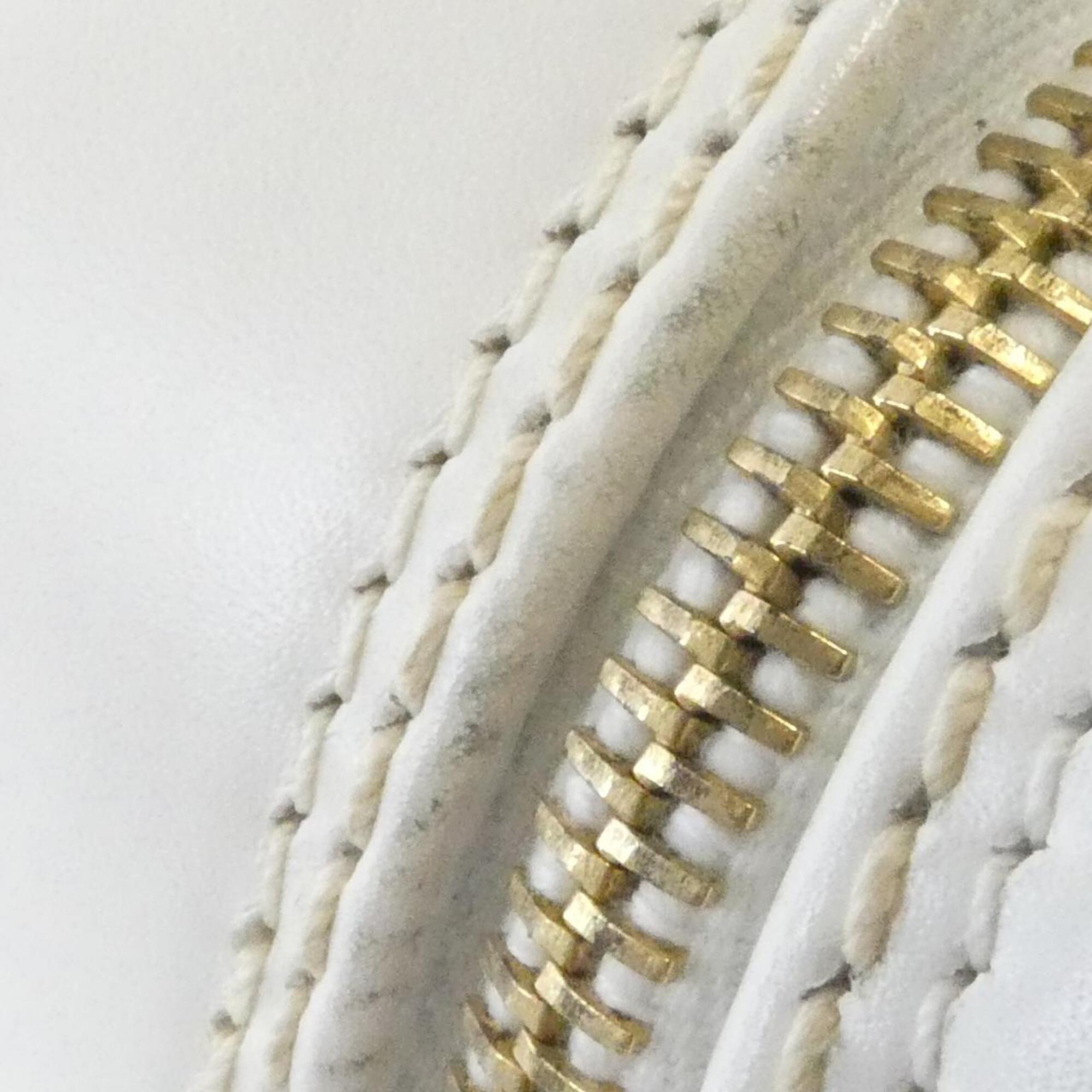 Chanel Wild Stitch White Leather Handbag (Pre-Owned)