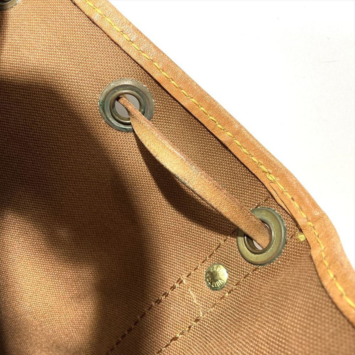 Louis Vuitton Brown Monogram Canvas Shoulder Bag (Pre-Owned)