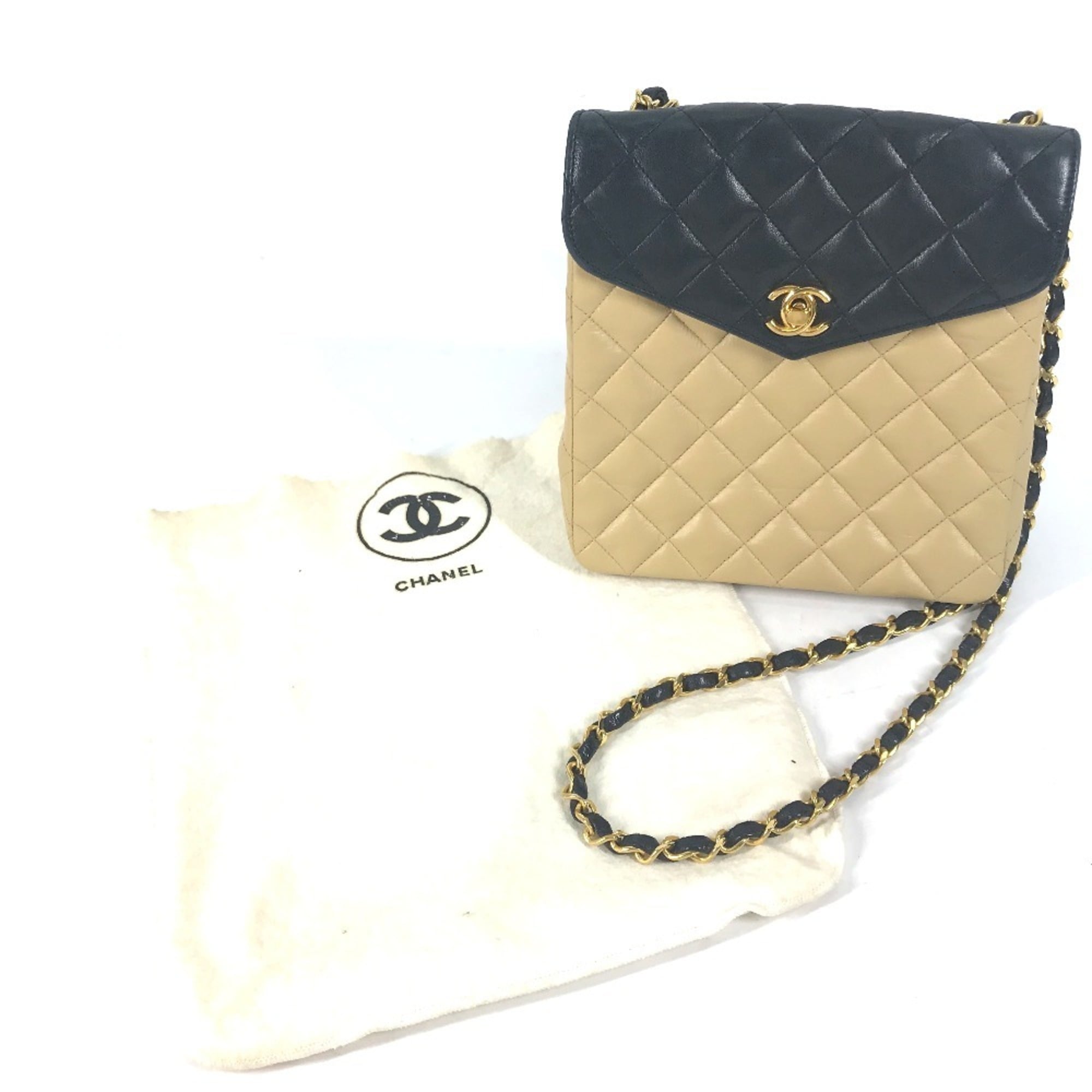 Chanel Beige Black Leather Shoulder Bag (Pre-Owned)