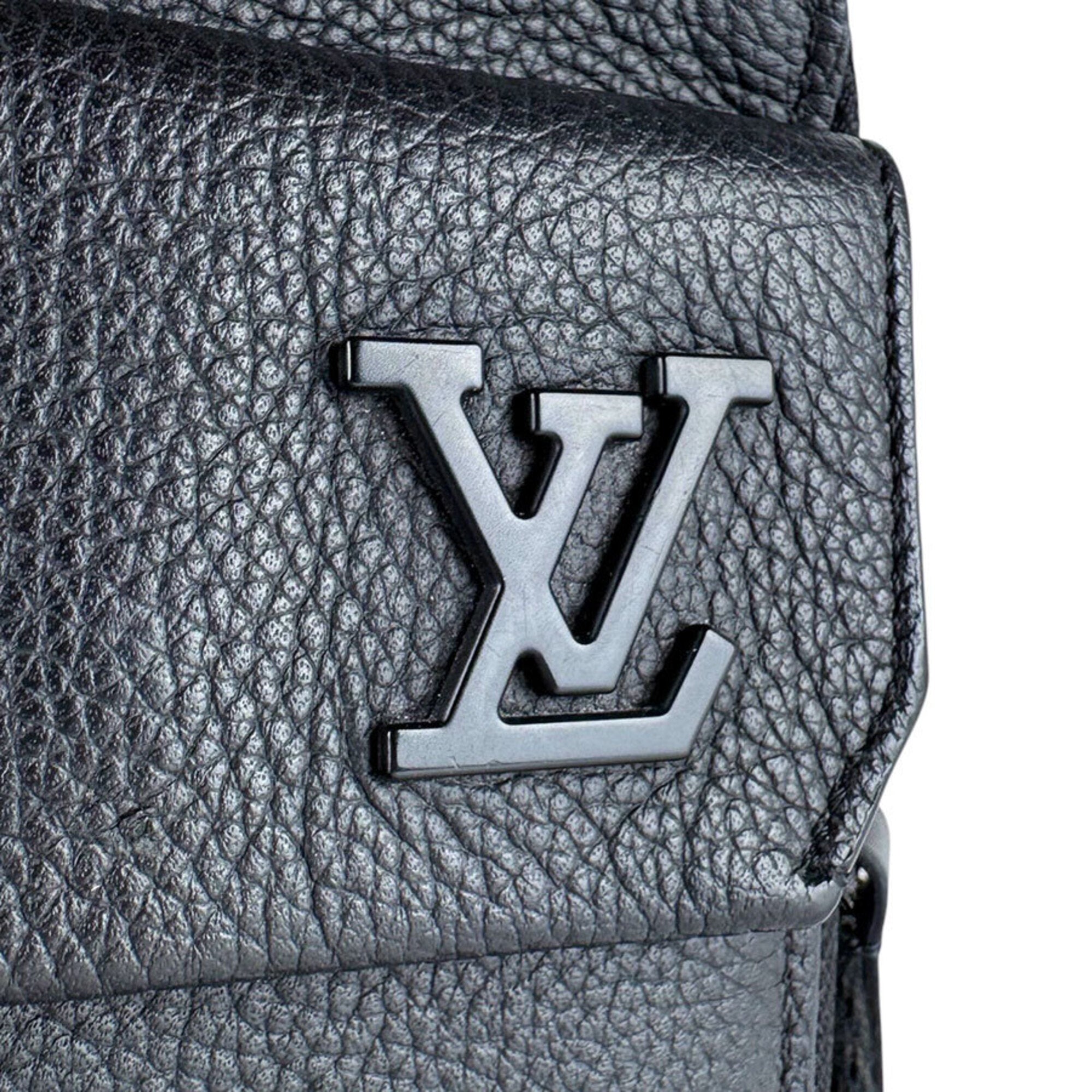 Louis Vuitton Black Leather Shoulder Bag (Pre-Owned)