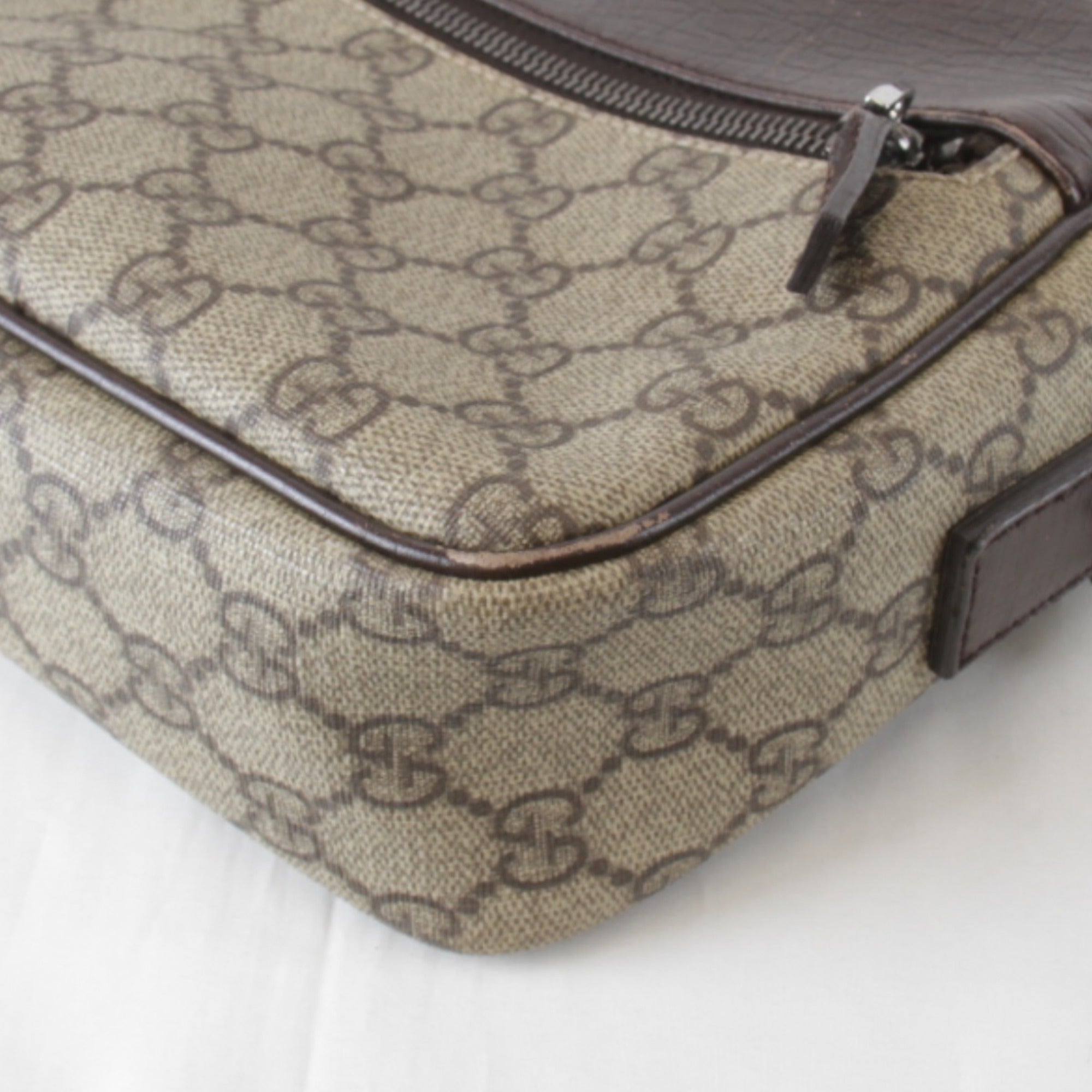 Gucci Beige Gg Supreme Shoulder Bag (Pre-Owned)