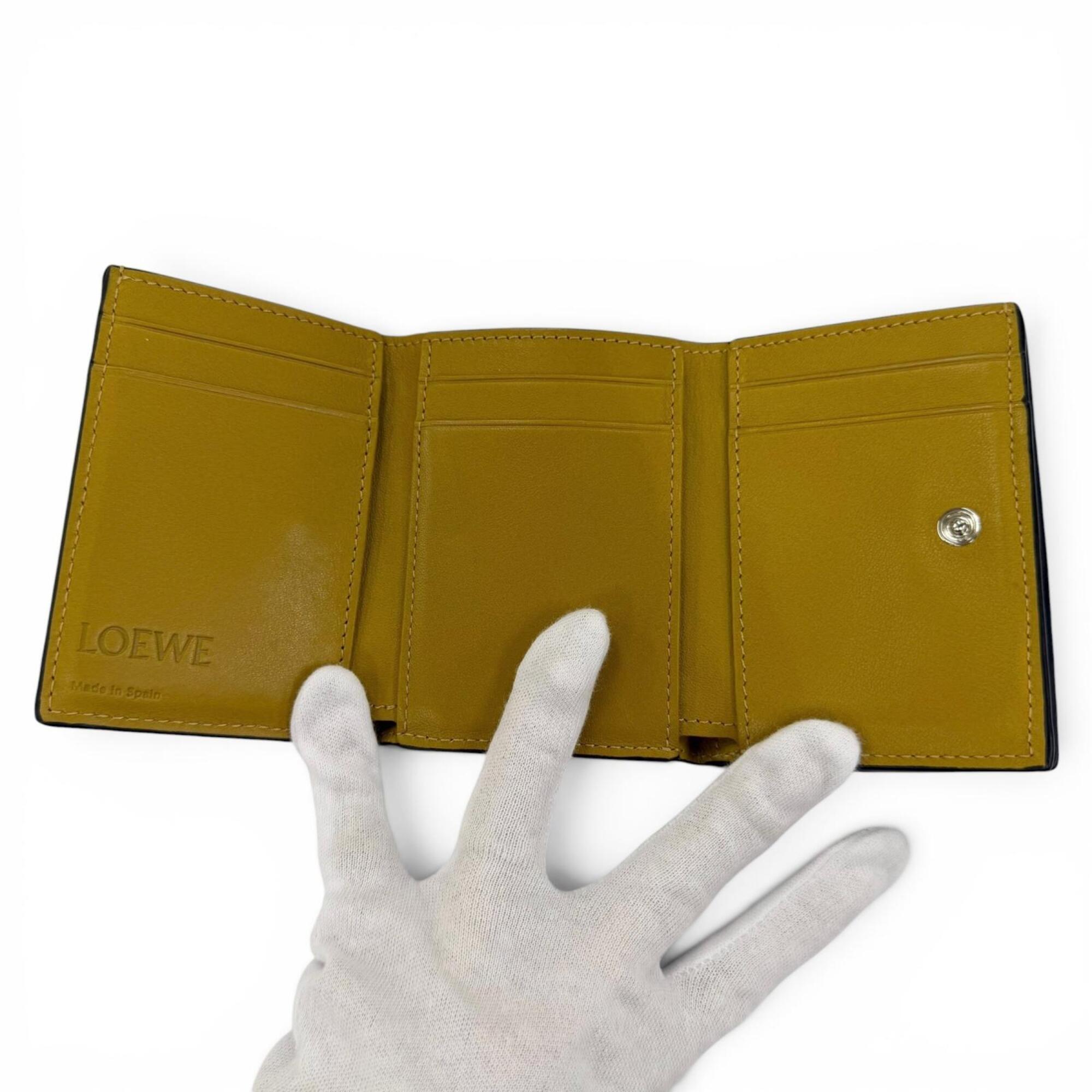 Loewe Brown Leather Wallet (Tri-Fold) (Pre-Owned)