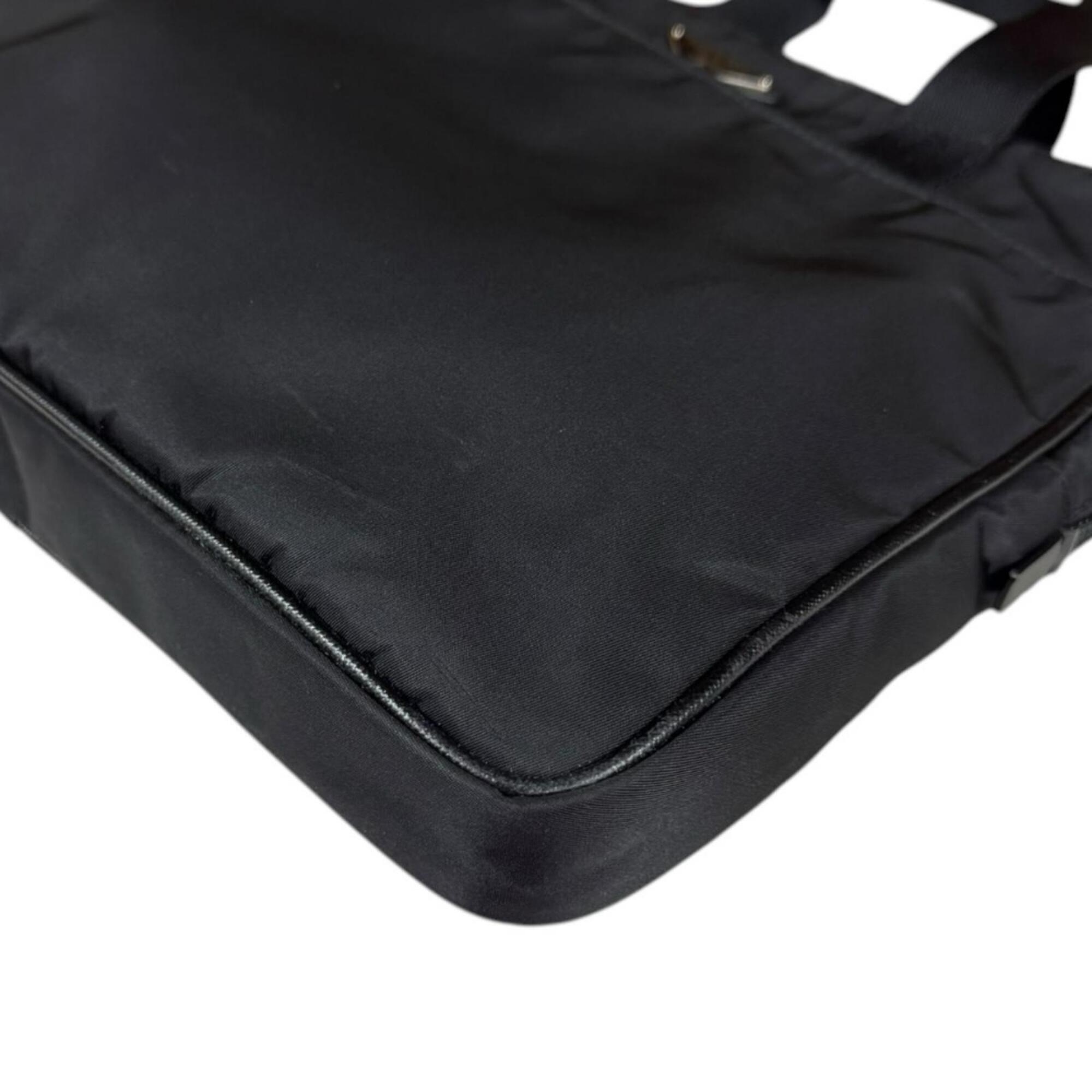 Prada Black Nylon Shoulder Bag (Pre-Owned)