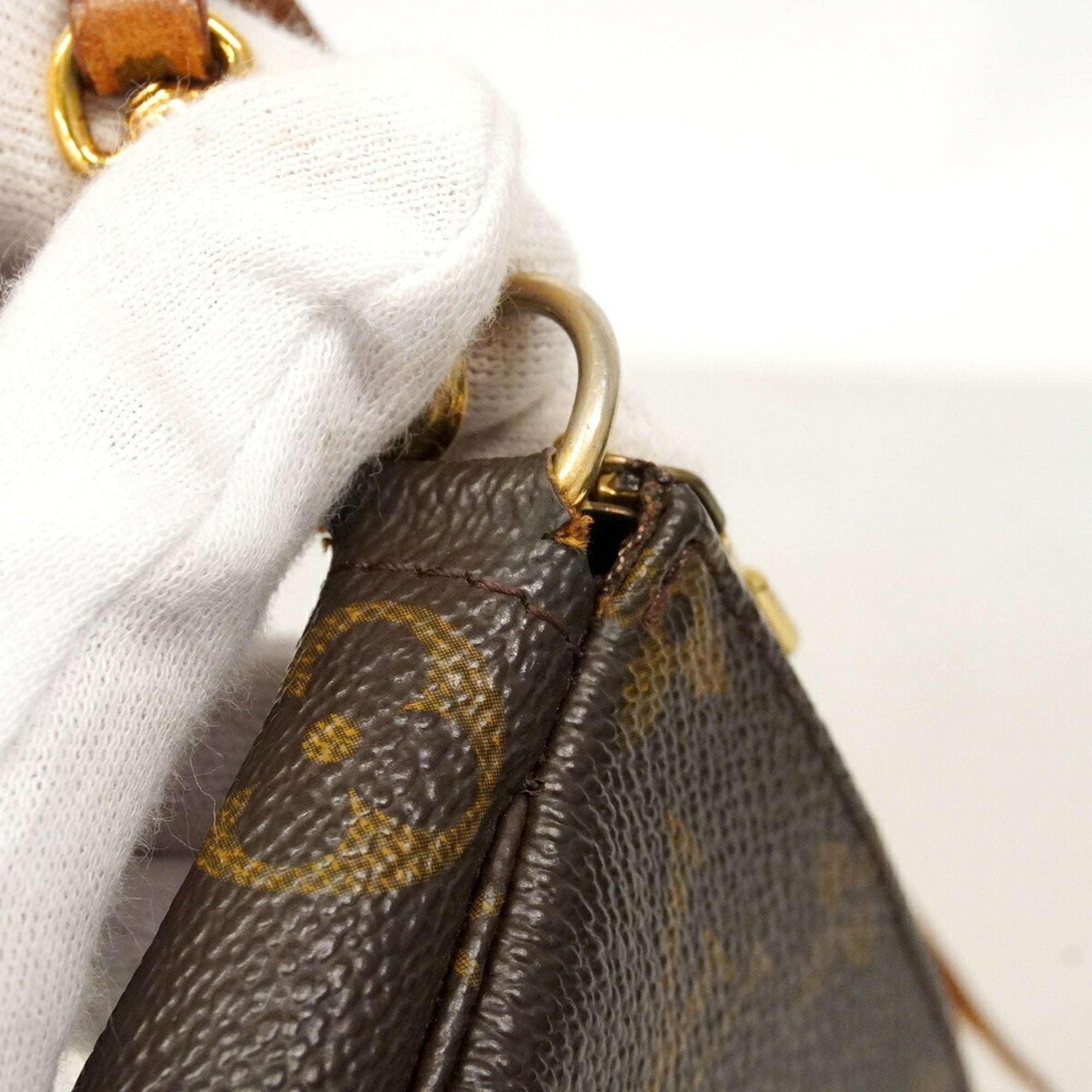 Louis Vuitton Brown Pouch (Pre-Owned)