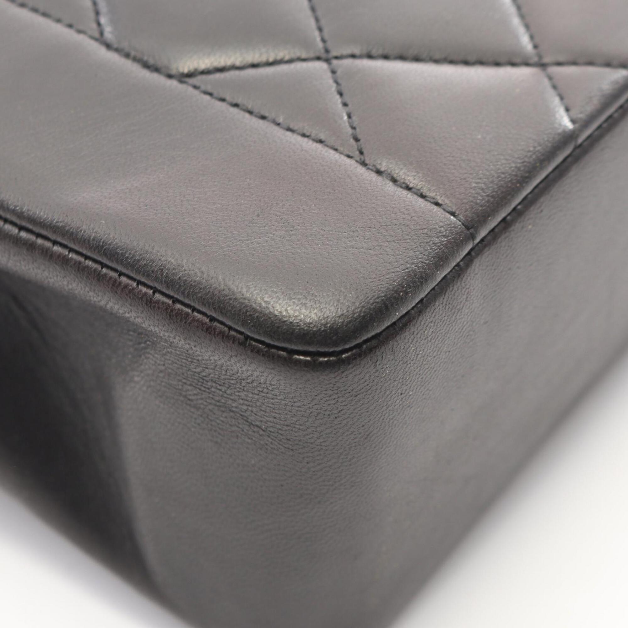 Chanel Black Leather Handbag Shoulder Bag (Pre-Owned)