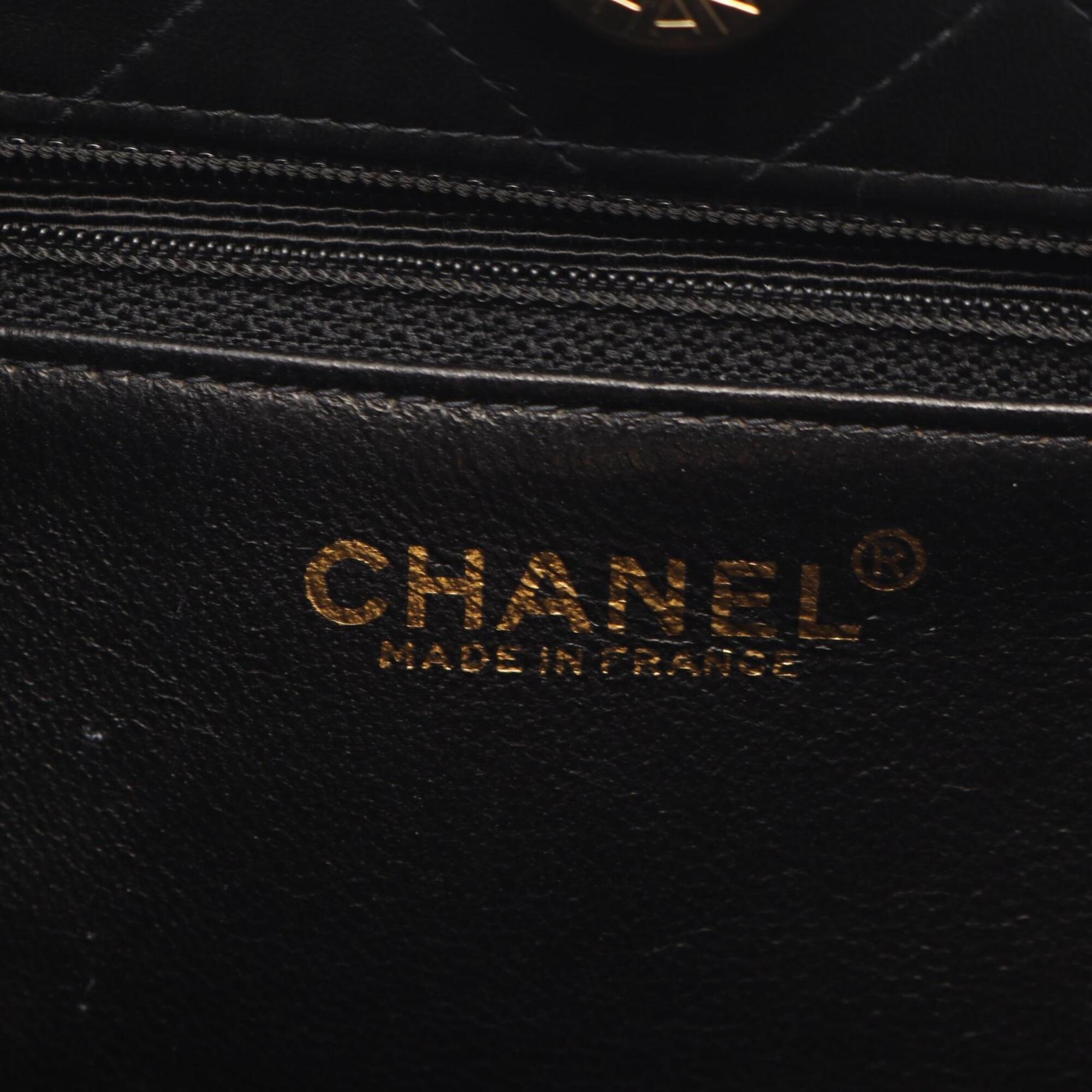 Chanel Black Leather Handbag Shoulder Bag (Pre-Owned)