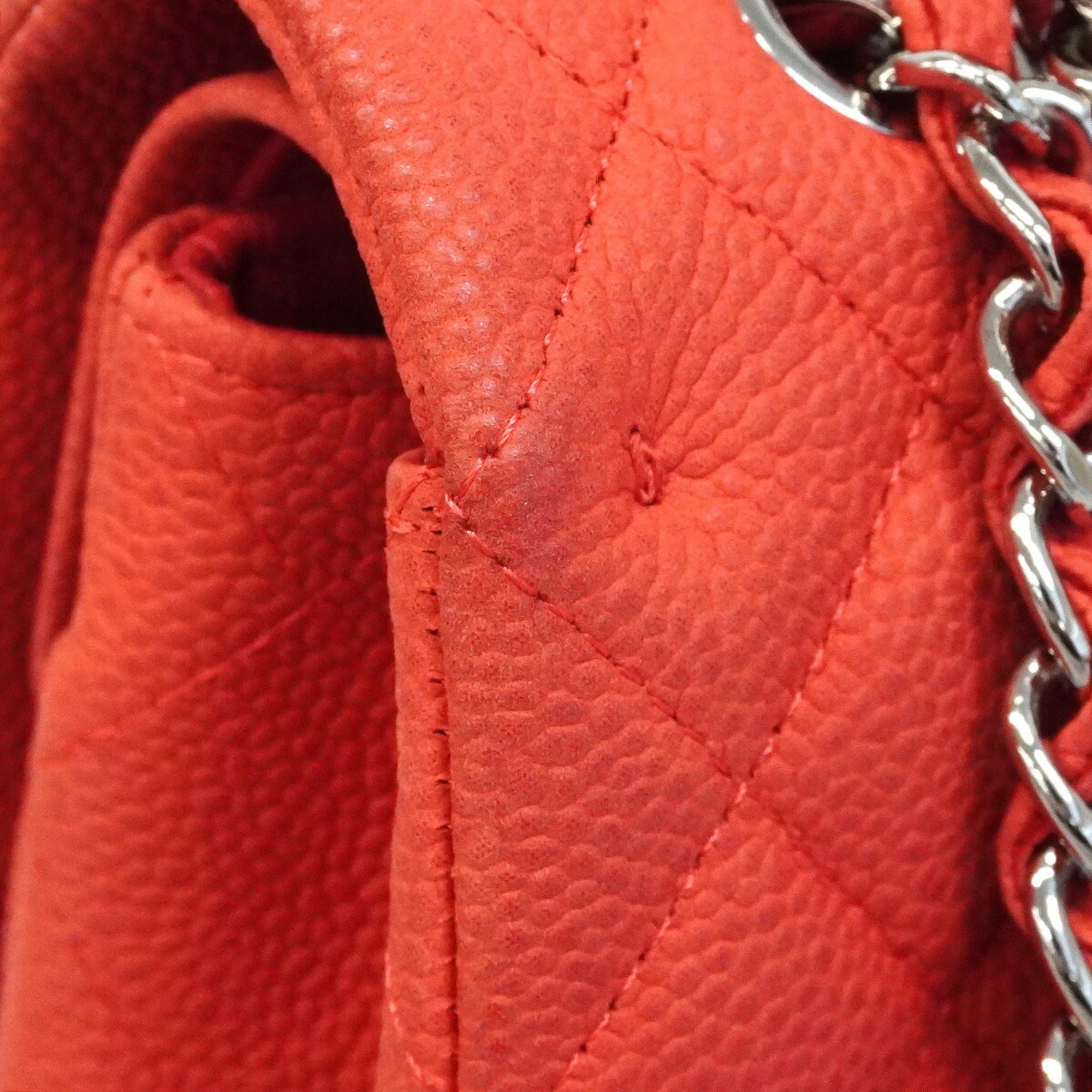 Chanel Red Color Grained Calfskin Shoulder Bag (Pre-Owned)