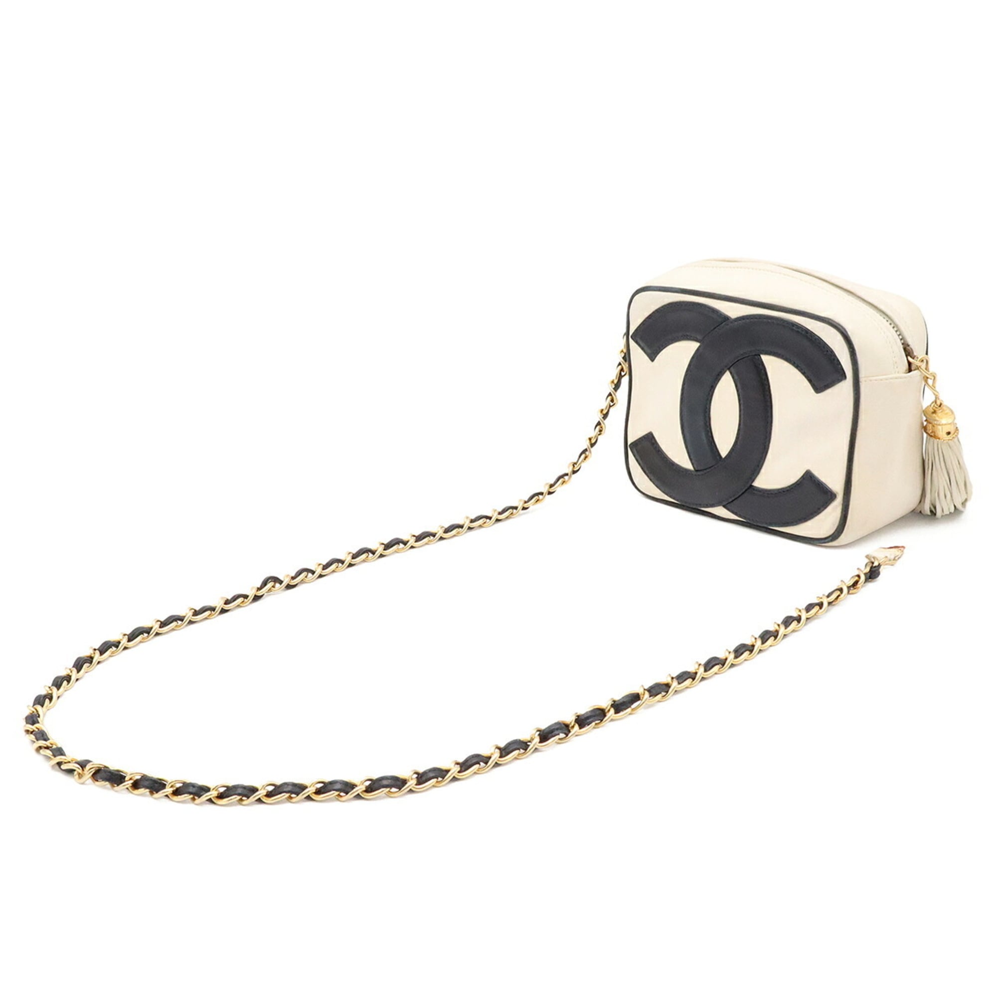 Chanel Black Ivory Leather Pochette Shoulder Bag (Pre-Owned)
