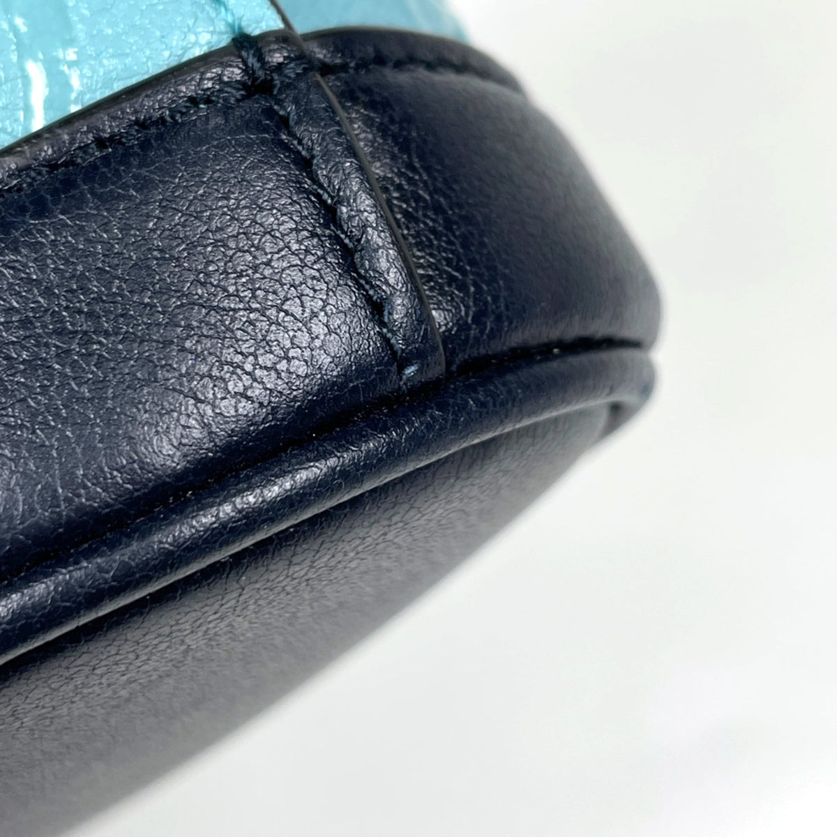 Gucci Blue Leather Handbag (Pre-Owned)