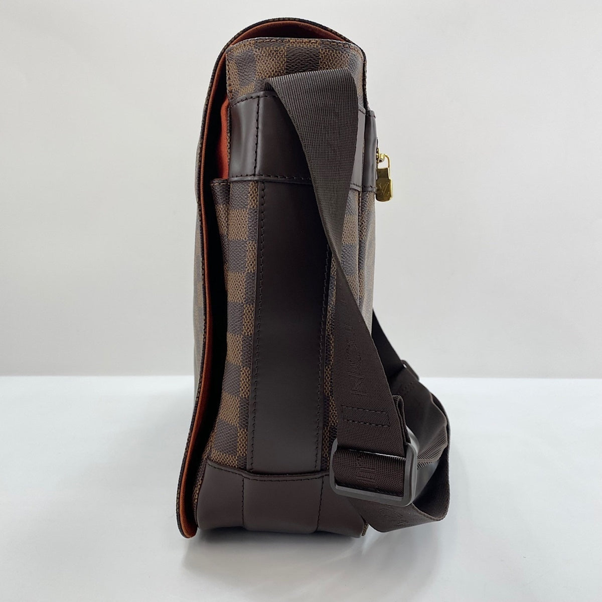 Louis Vuitton Brown Shoulder Bag (Pre-Owned)