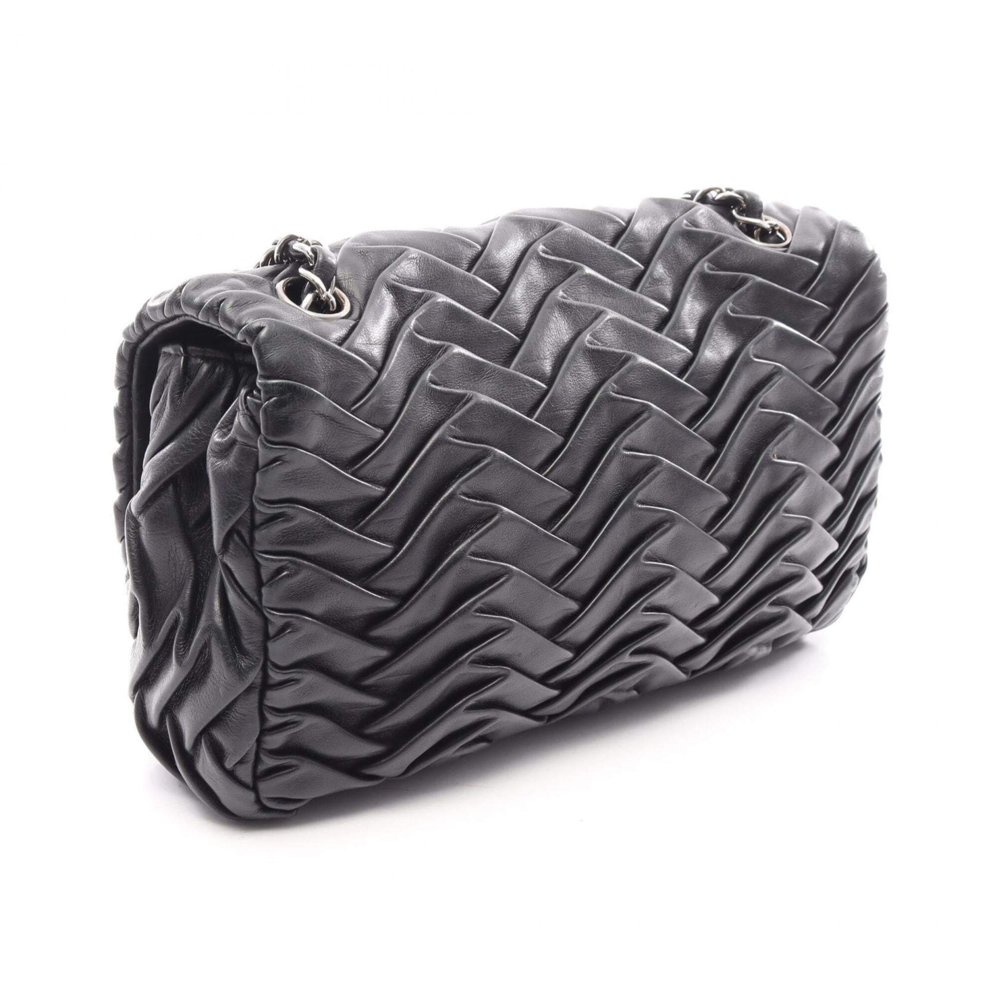 Chanel Black Leather Handbag Shoulder Bag (Pre-Owned)