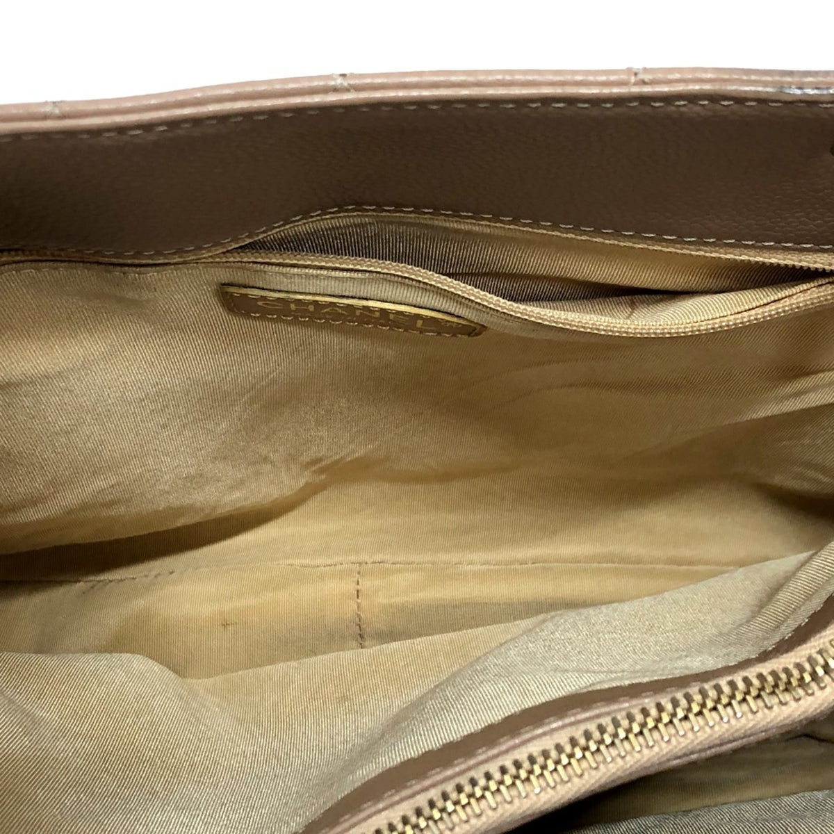 Chanel Beige Leather Shoulder Bag (Pre-Owned)