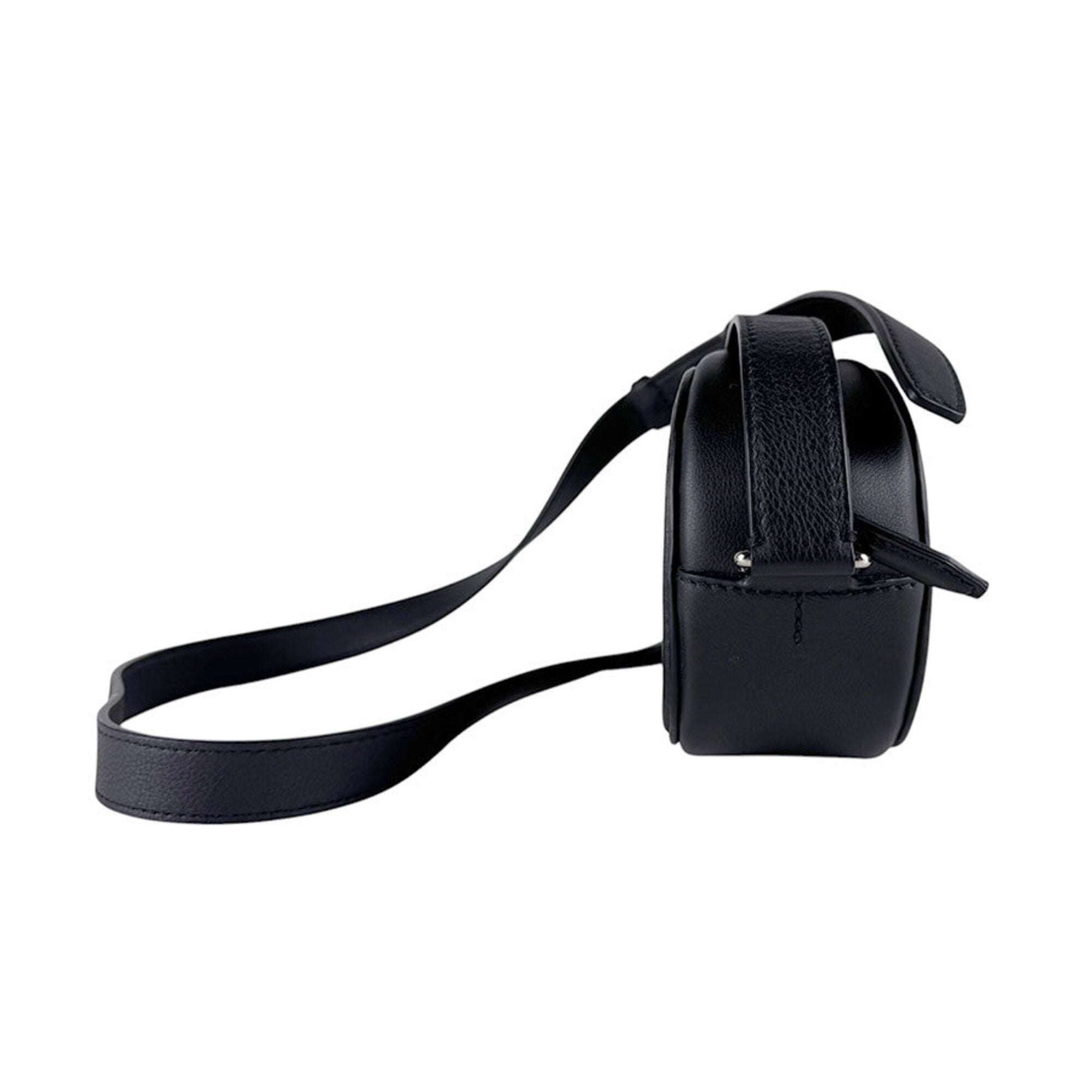 Salvatore Ferragamo Black Leather Handbag (Pre-Owned)