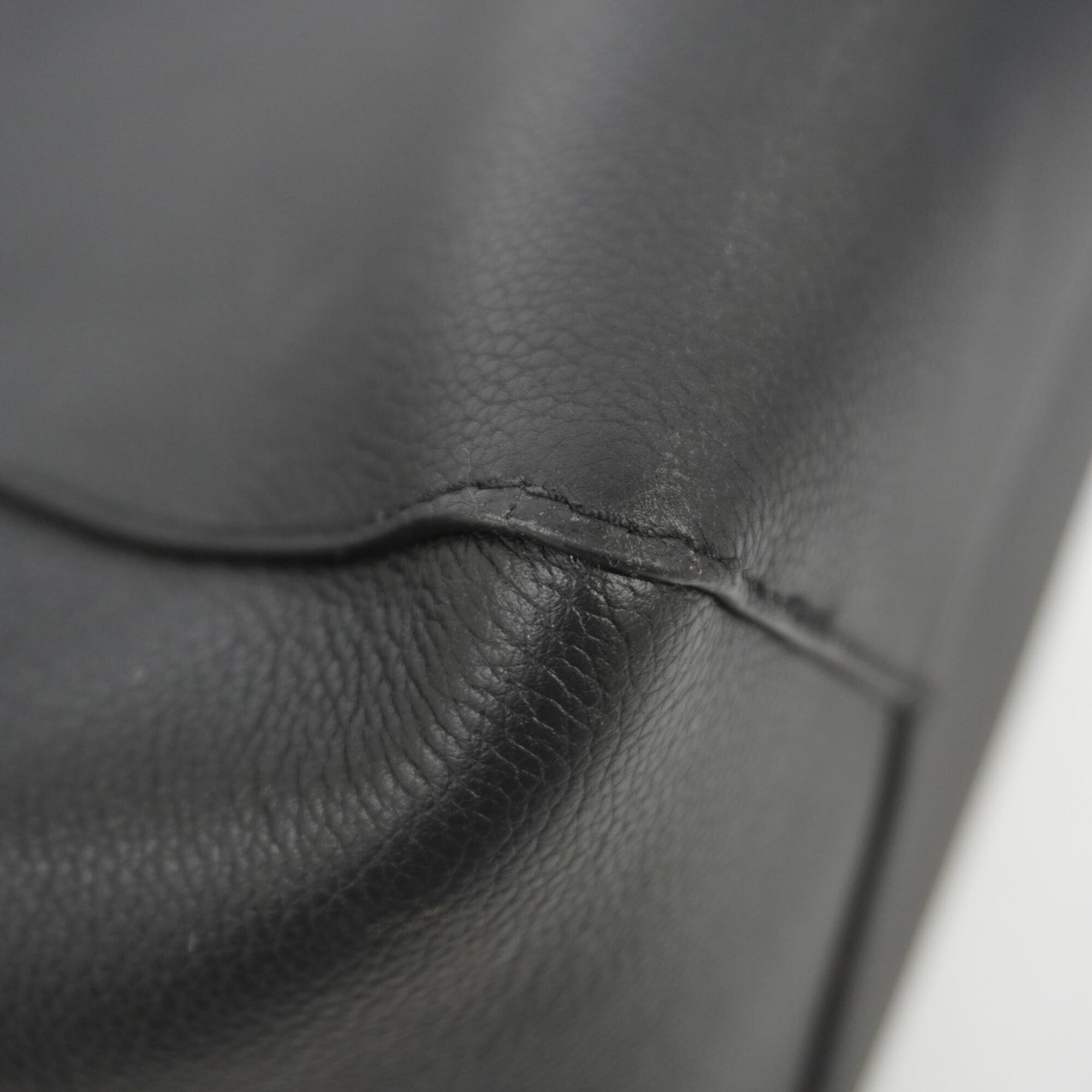 Louis Vuitton Black Tote Bag (Pre-Owned)