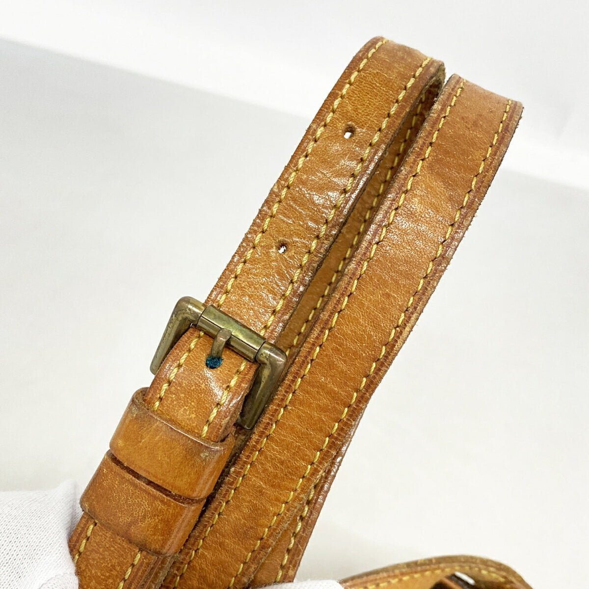 Louis Vuitton Brown Shoulder Bag (Pre-Owned)
