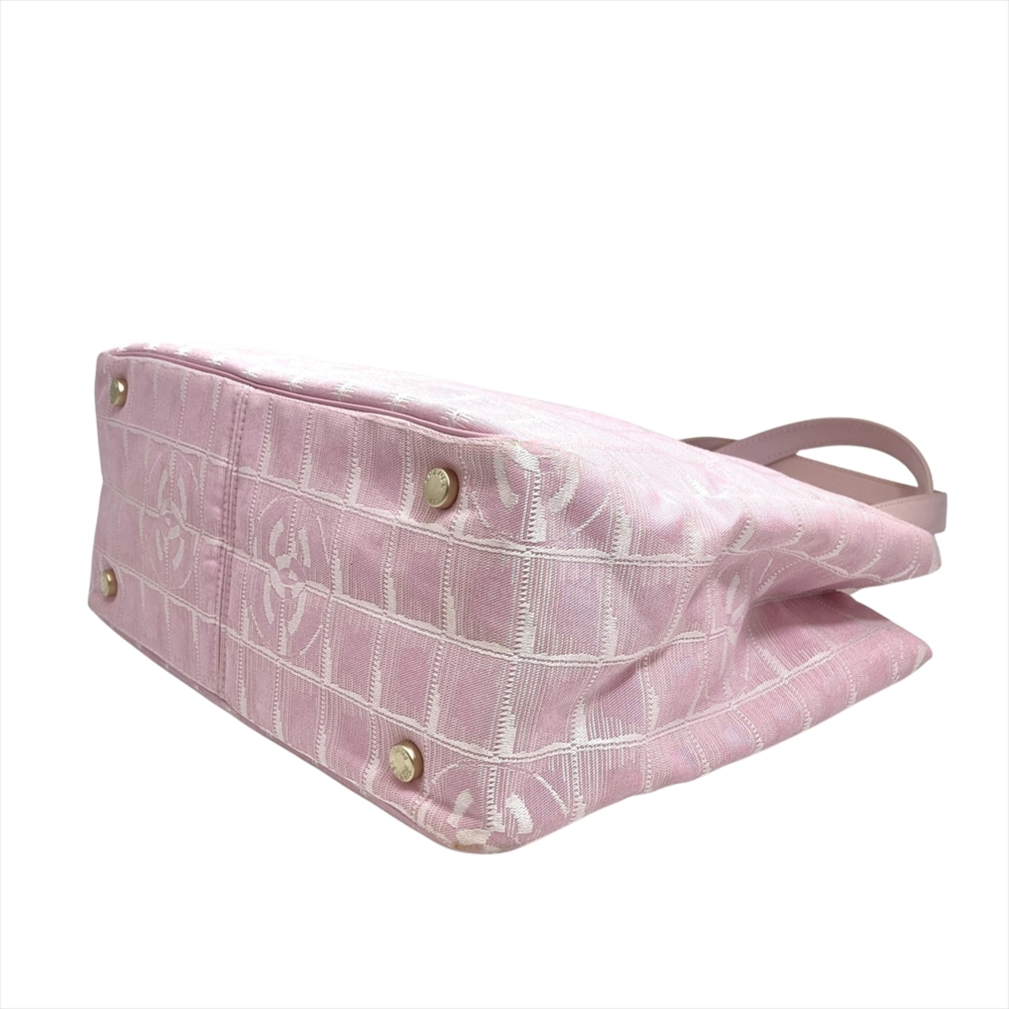 Chanel Pink Nylon Tote Bag (Pre-Owned)