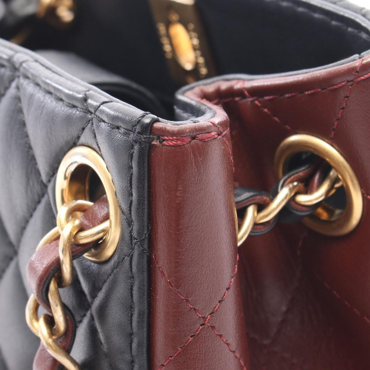 Chanel Matelasse Black Bordeaux Leather Handbag Shoulder Bag (Pre-Owned)