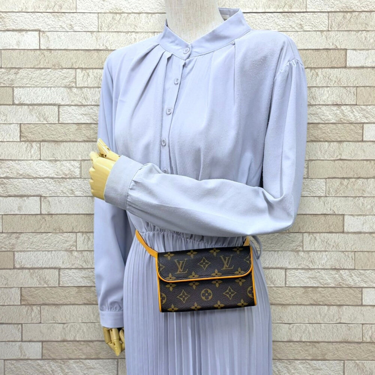 Louis Vuitton Brown Monogram Fanny Pack Handbag (Pre-Owned)