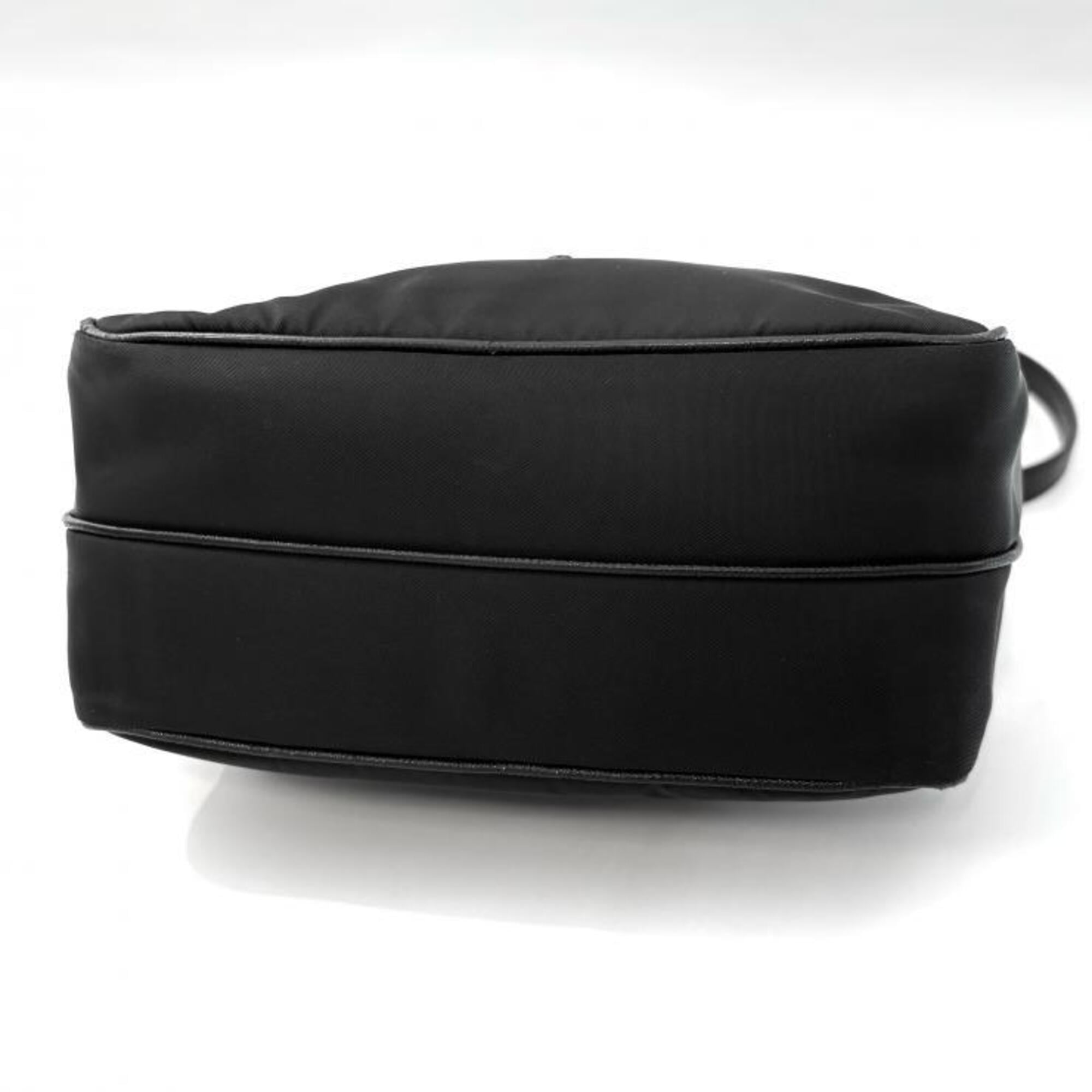 Prada Black Nylon Shoulder Bag (Pre-Owned)