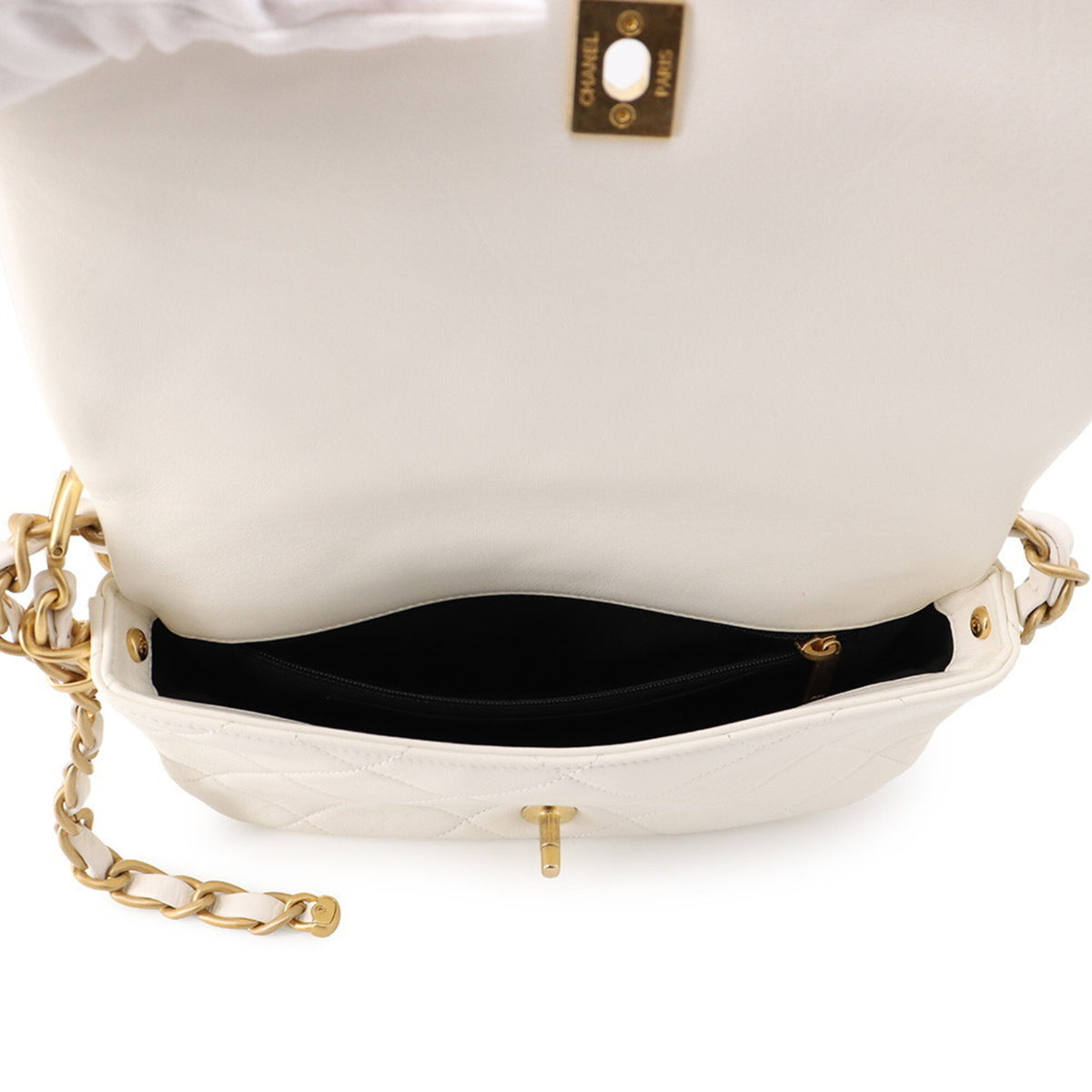 Chanel White Leather Shoulder Bag (Pre-Owned)