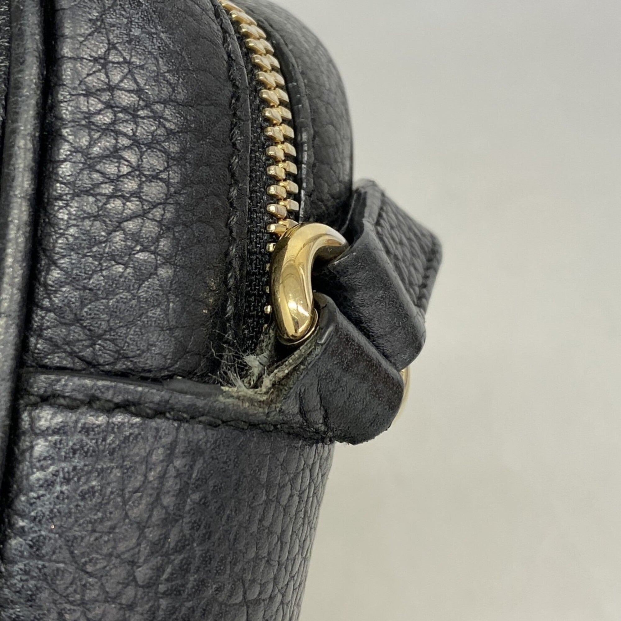 Gucci Black Leather Shoulder Bag (Pre-Owned)