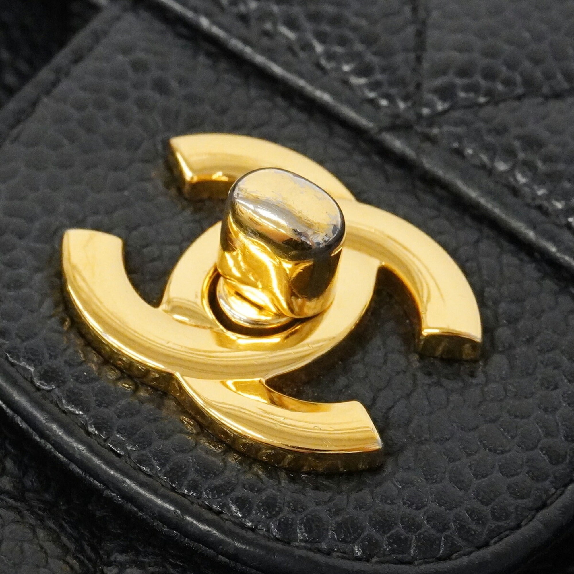 Chanel Black Grained Calfskin Shoulder Bag (Pre-Owned)