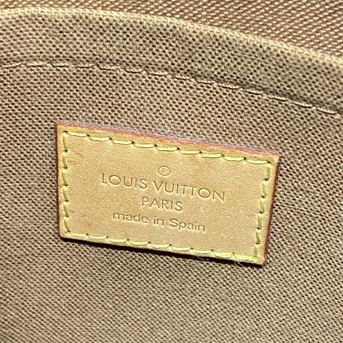 Louis Vuitton Brown Shoulder Bag (Pre-Owned)