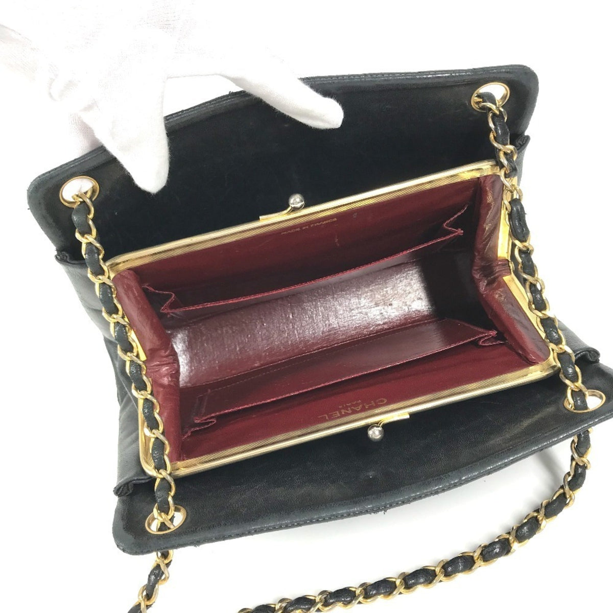 Chanel Black Gold Leather Handbag Shoulder Bag (Pre-Owned)