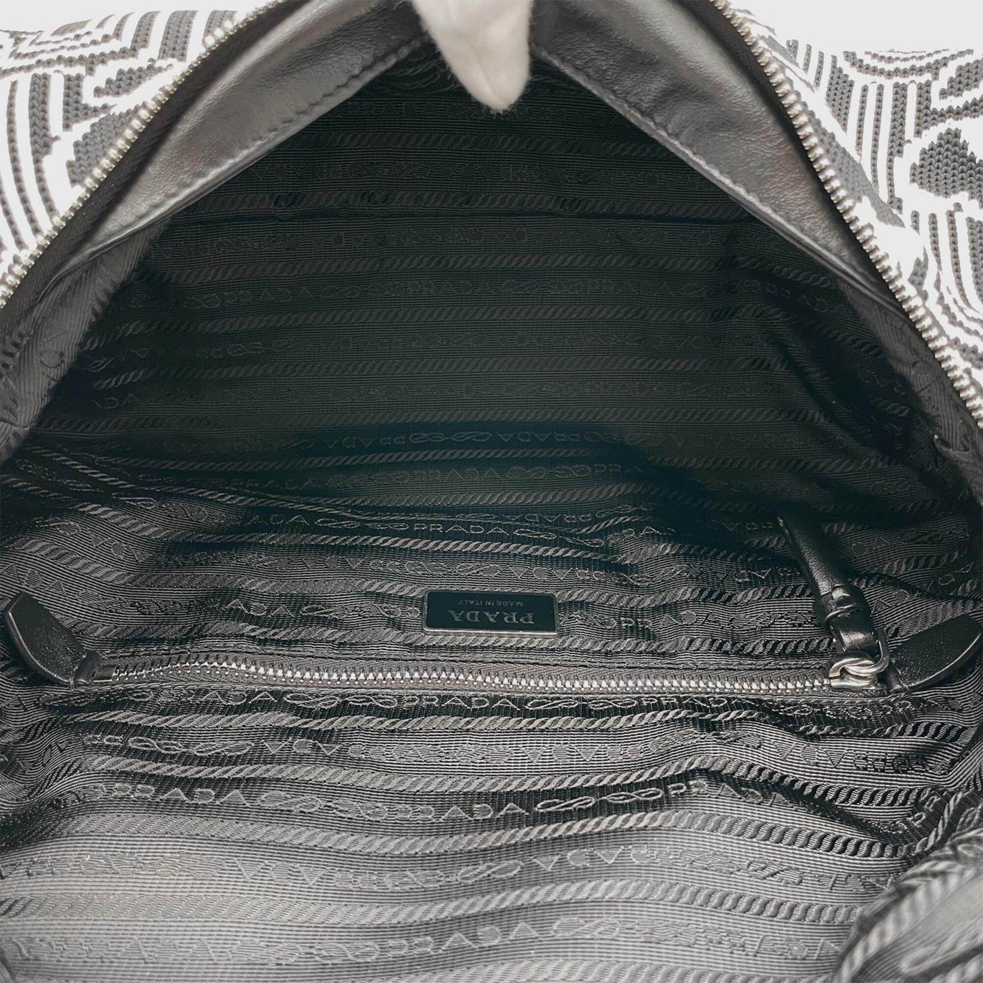 Prada Black Leather Shoulder Bag (Pre-Owned)