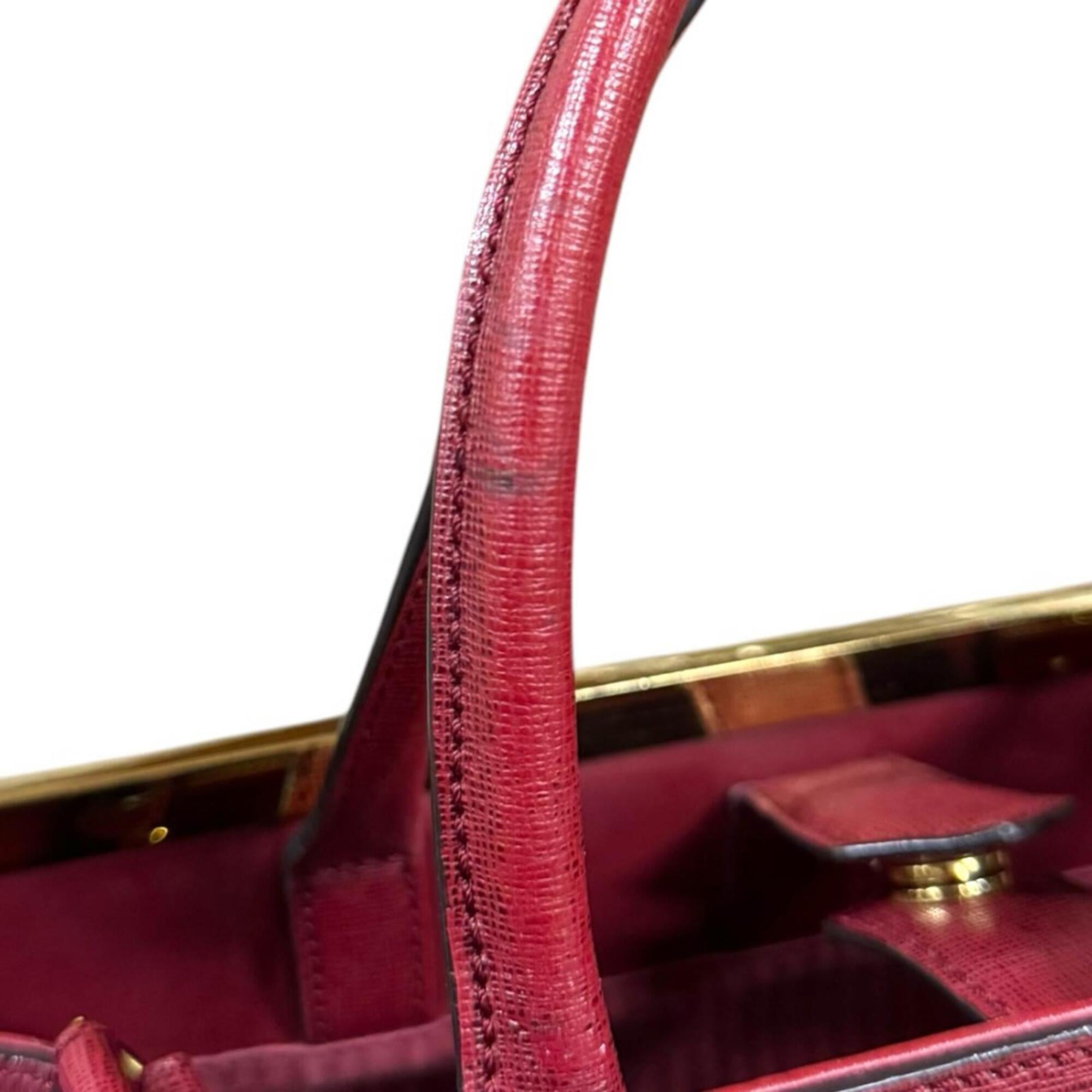 Fendi Red Color White Leather Shoulder Bag (Pre-Owned)