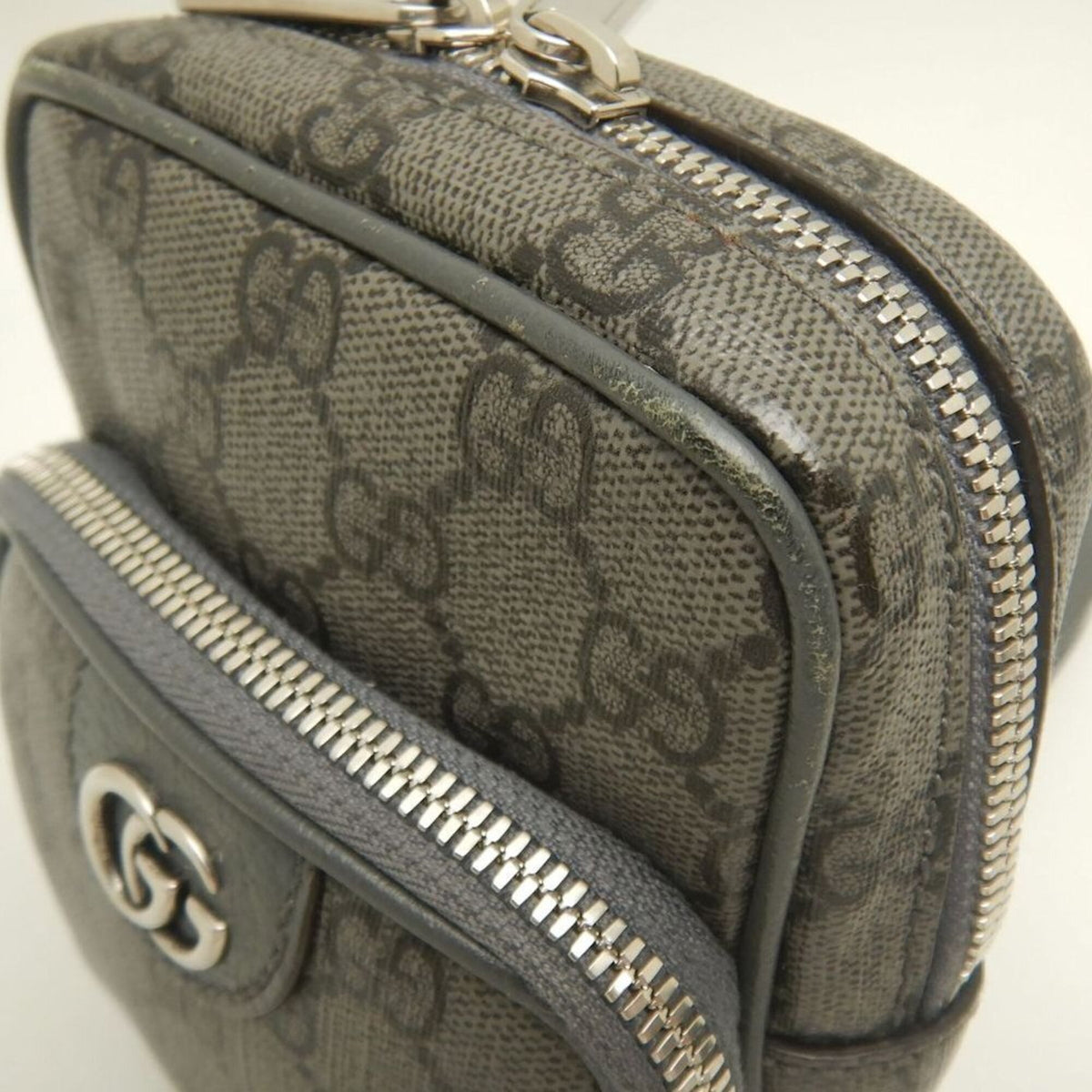 Gucci Gray Gg Supreme Canvas Sling Bag (Pre-Owned)