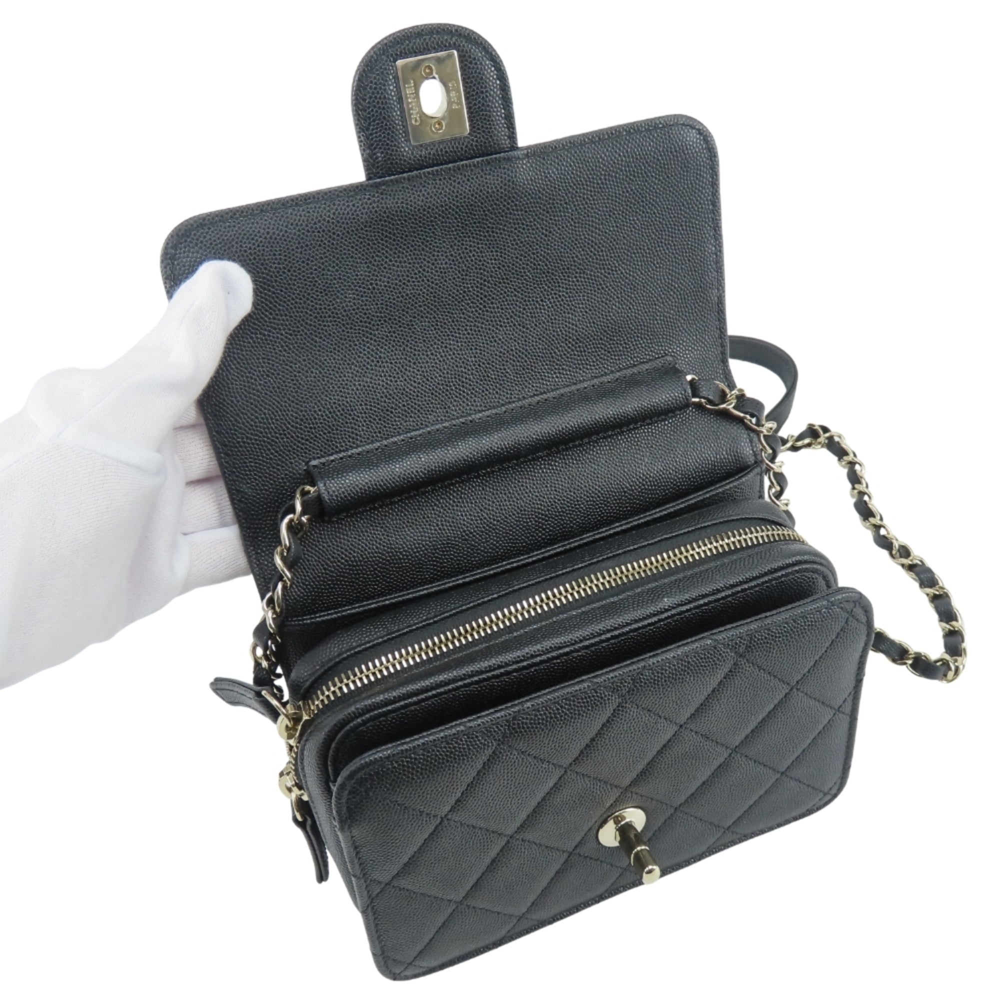 Chanel Black Grained Calfskin Shoulder Bag (Pre-Owned)