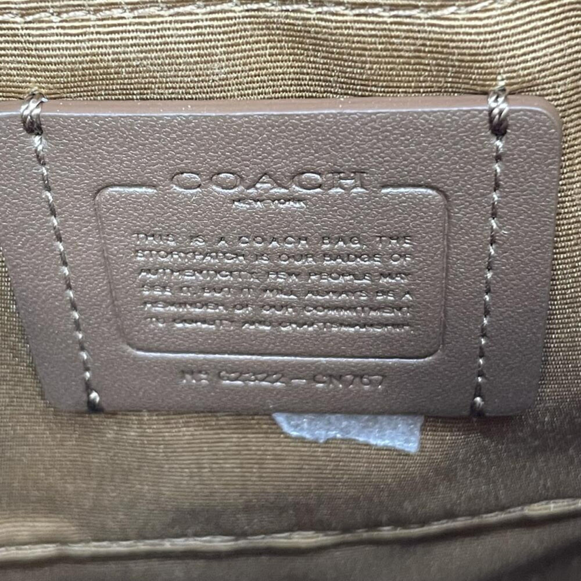 Coach Beige Shoulder Bag (Pre-Owned)