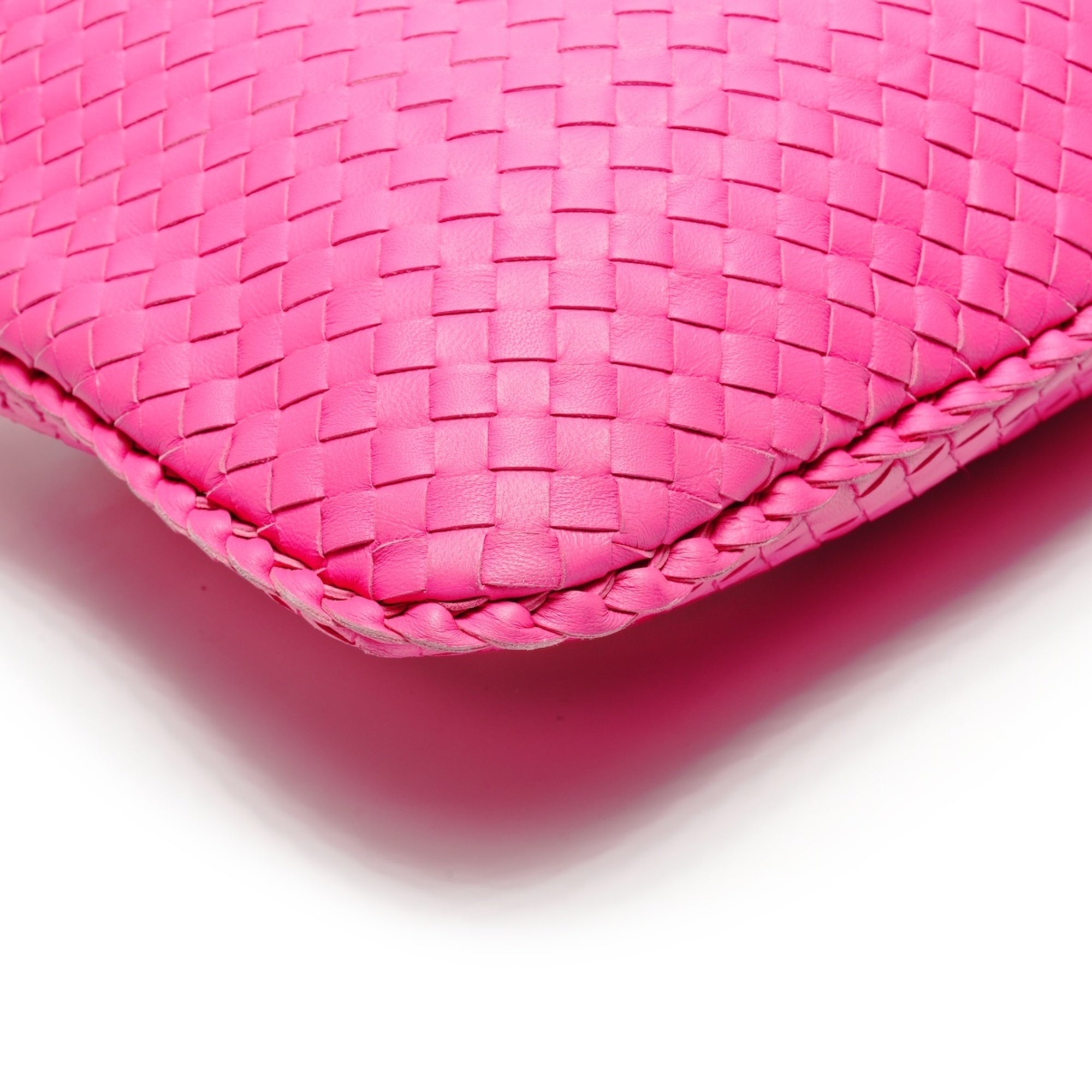 Bottega Veneta Intrecciato Pink Handbag (Pre-Owned)