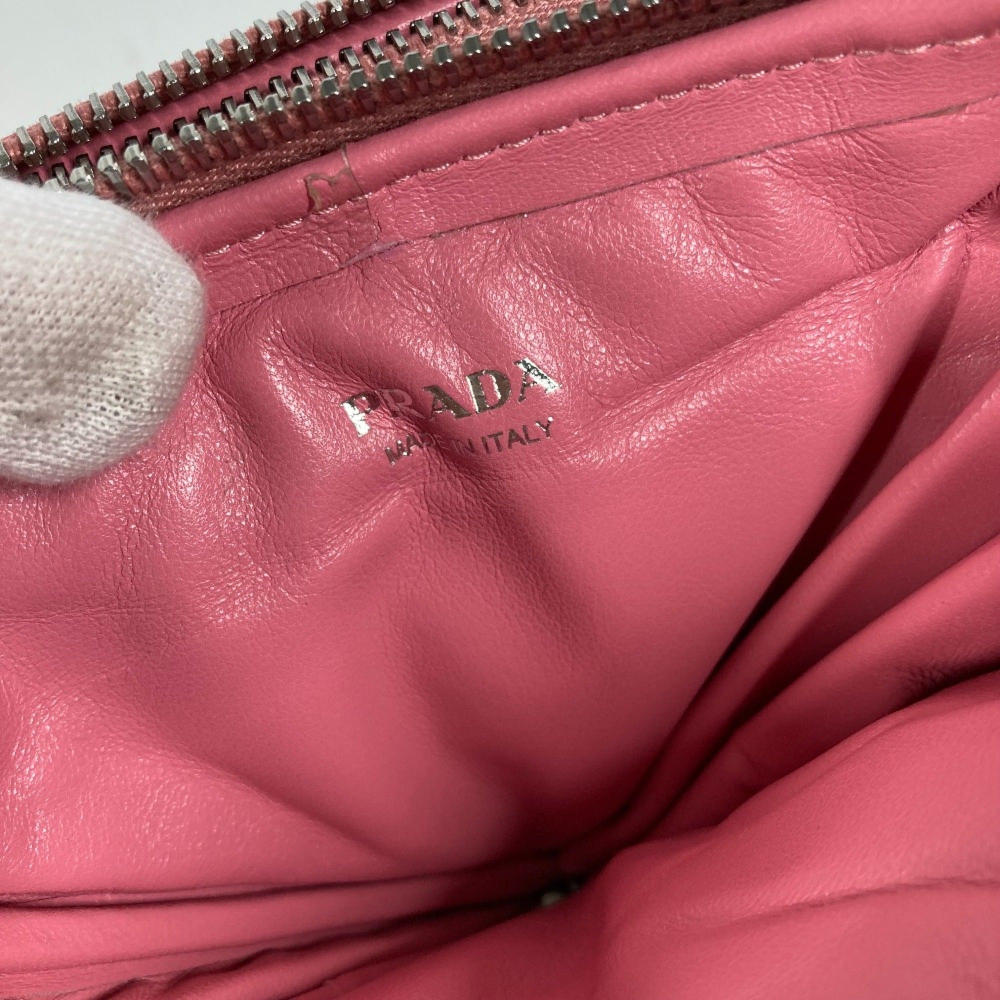 Prada Pink Leather Shoulder Bag (Pre-Owned)