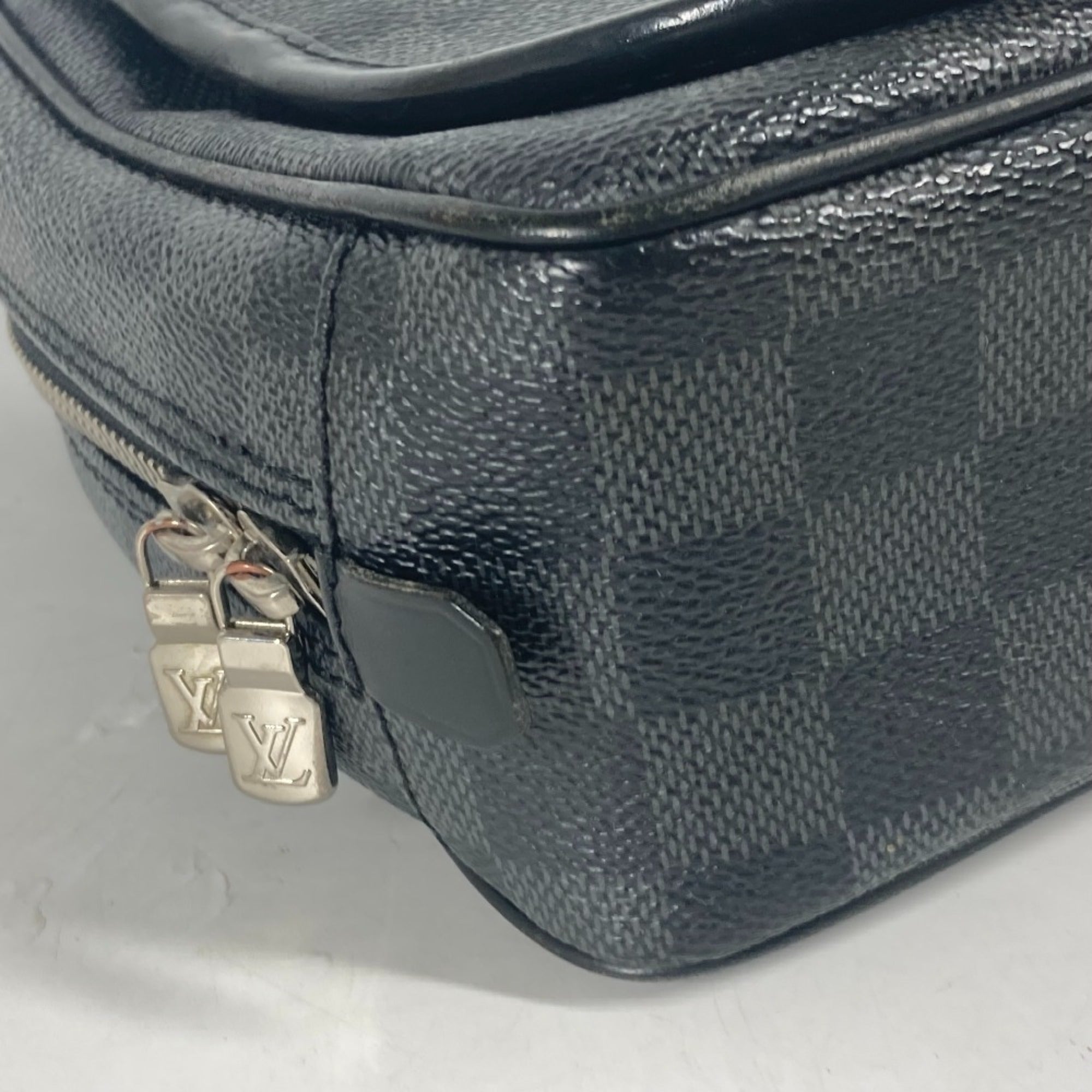 Louis Vuitton Damier Graphite Black Damier Graphite Pouch (Pre-Owned)