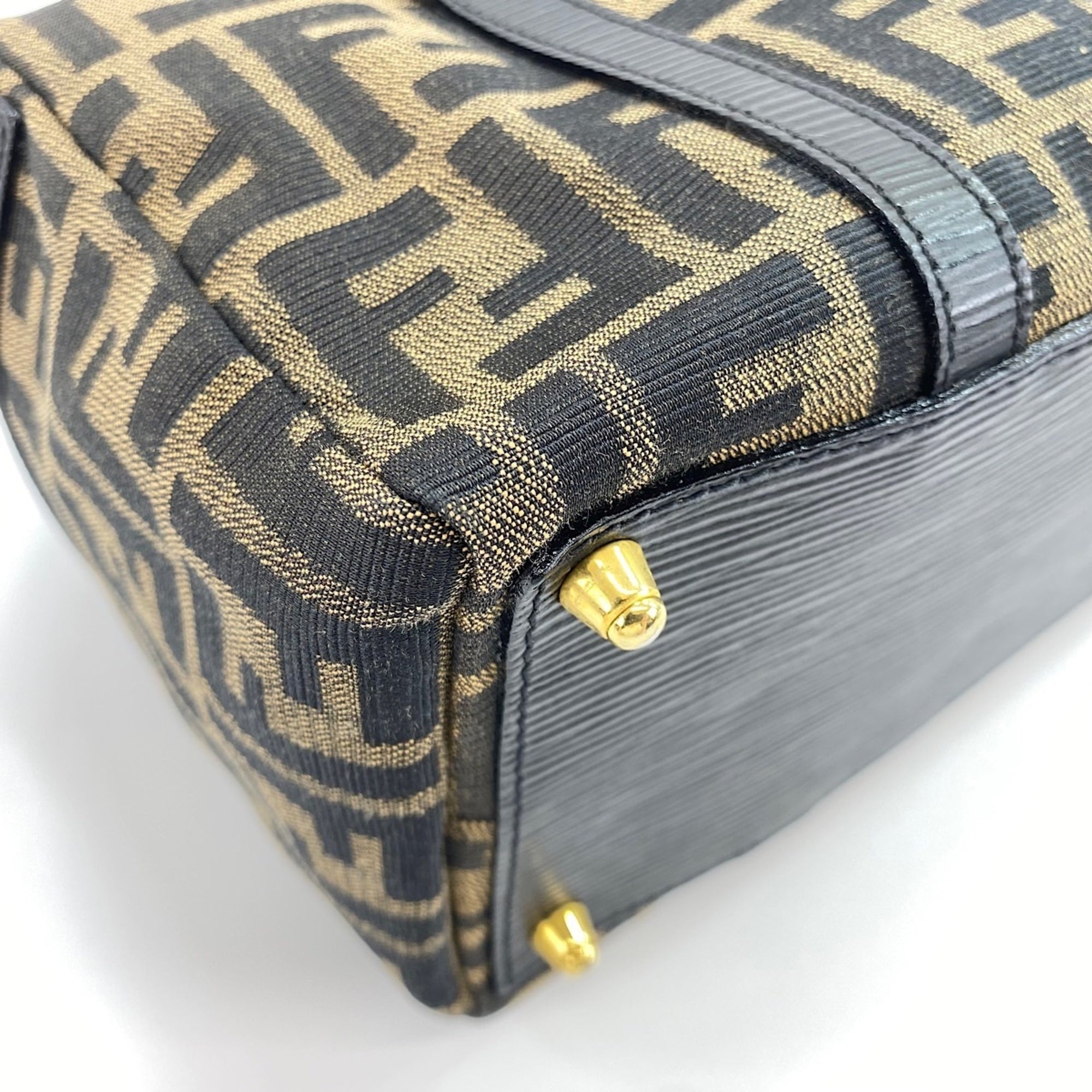 Fendi Beige Handbag (Pre-Owned)
