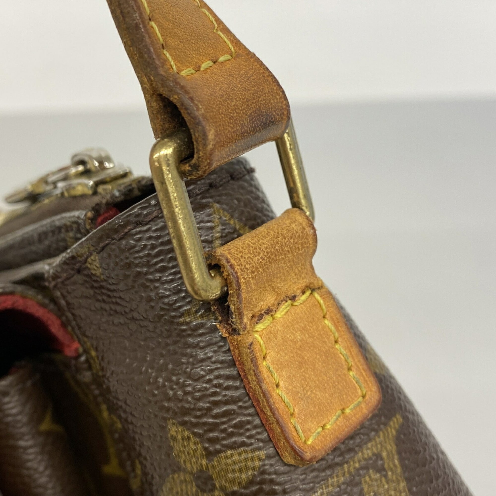 Louis Vuitton Brown Shoulder Bag (Pre-Owned)