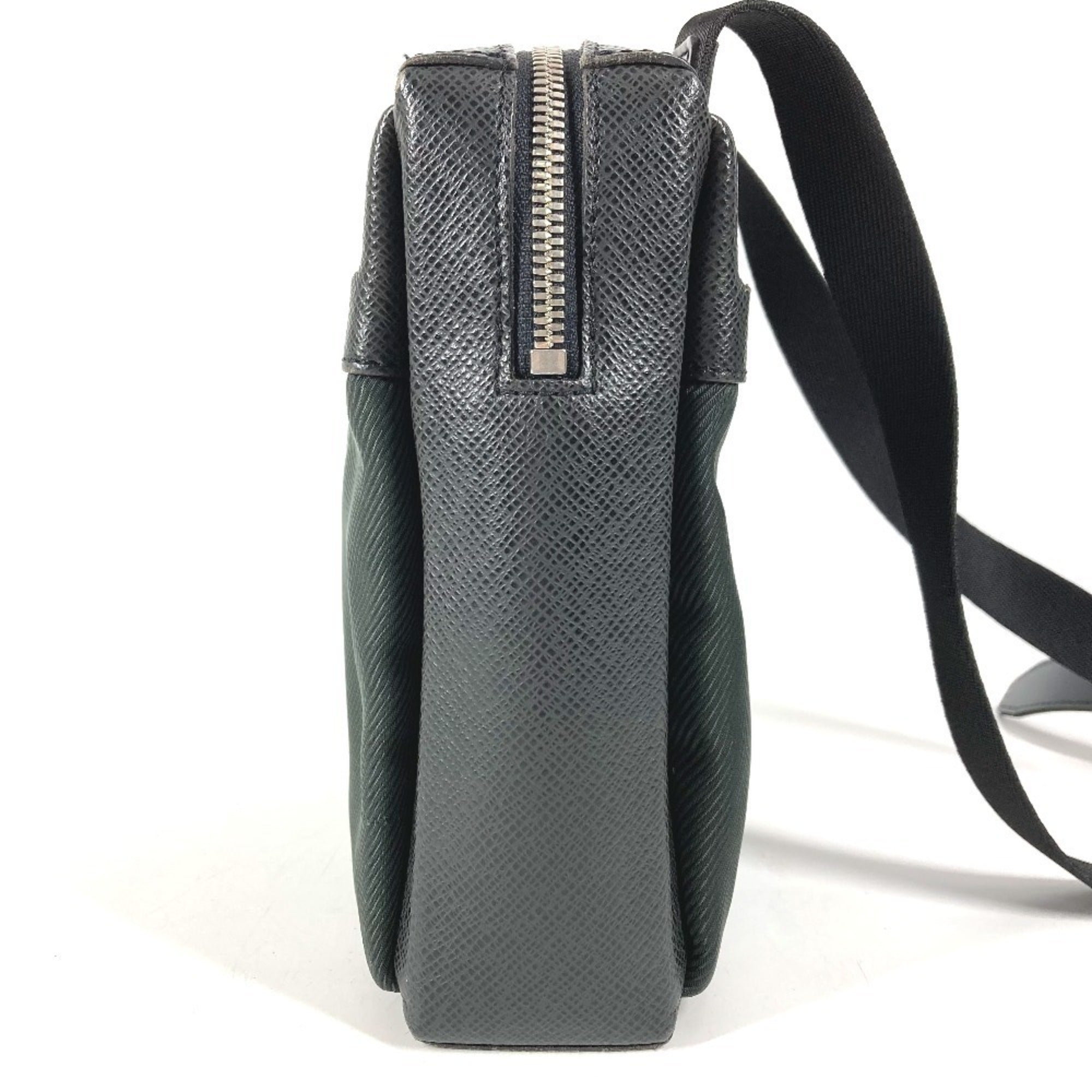 Louis Vuitton Black Khaki Nylon Leather Pochette Shoulder Bag (Pre-Owned)
